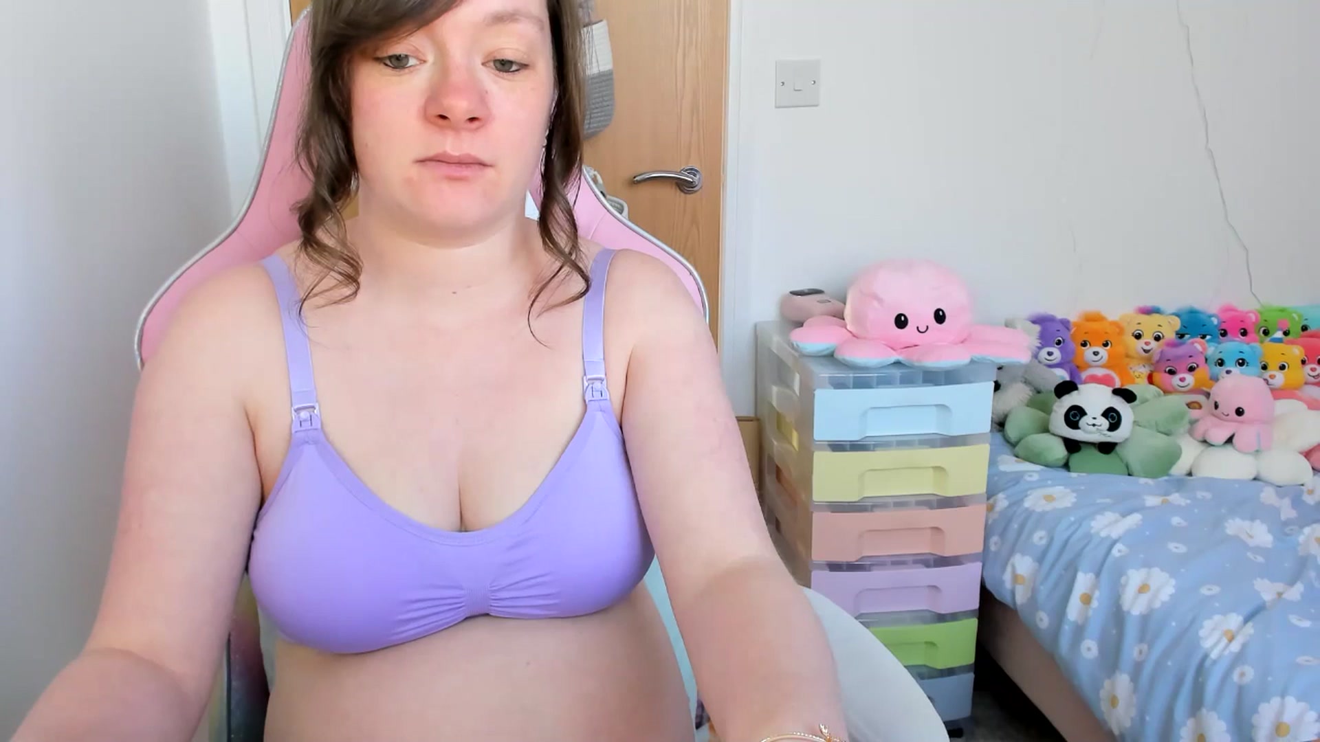 Gallery image thumbnail from JessieBear_'s myfreecams stream on, 04/04/2025, 17:03 image 14 of 20