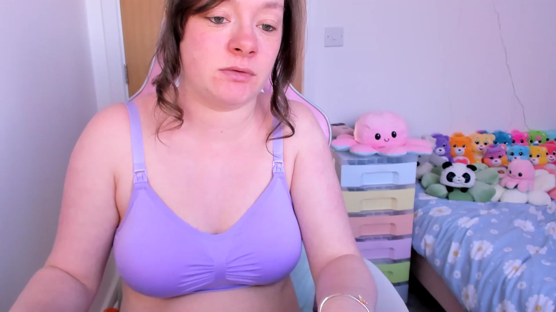 Gallery image thumbnail from JessieBear_'s myfreecams stream on, 04/04/2025, 17:18 image 3 of 20