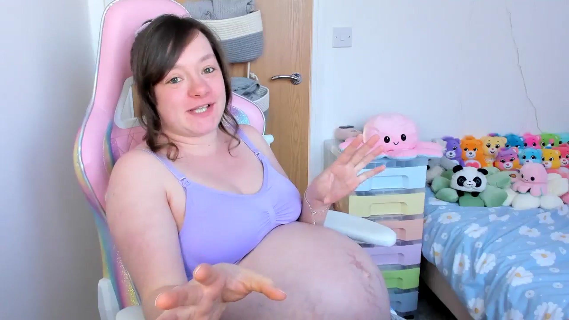 Gallery image thumbnail from JessieBear_'s myfreecams stream on, 04/04/2025, 17:18 image 8 of 20