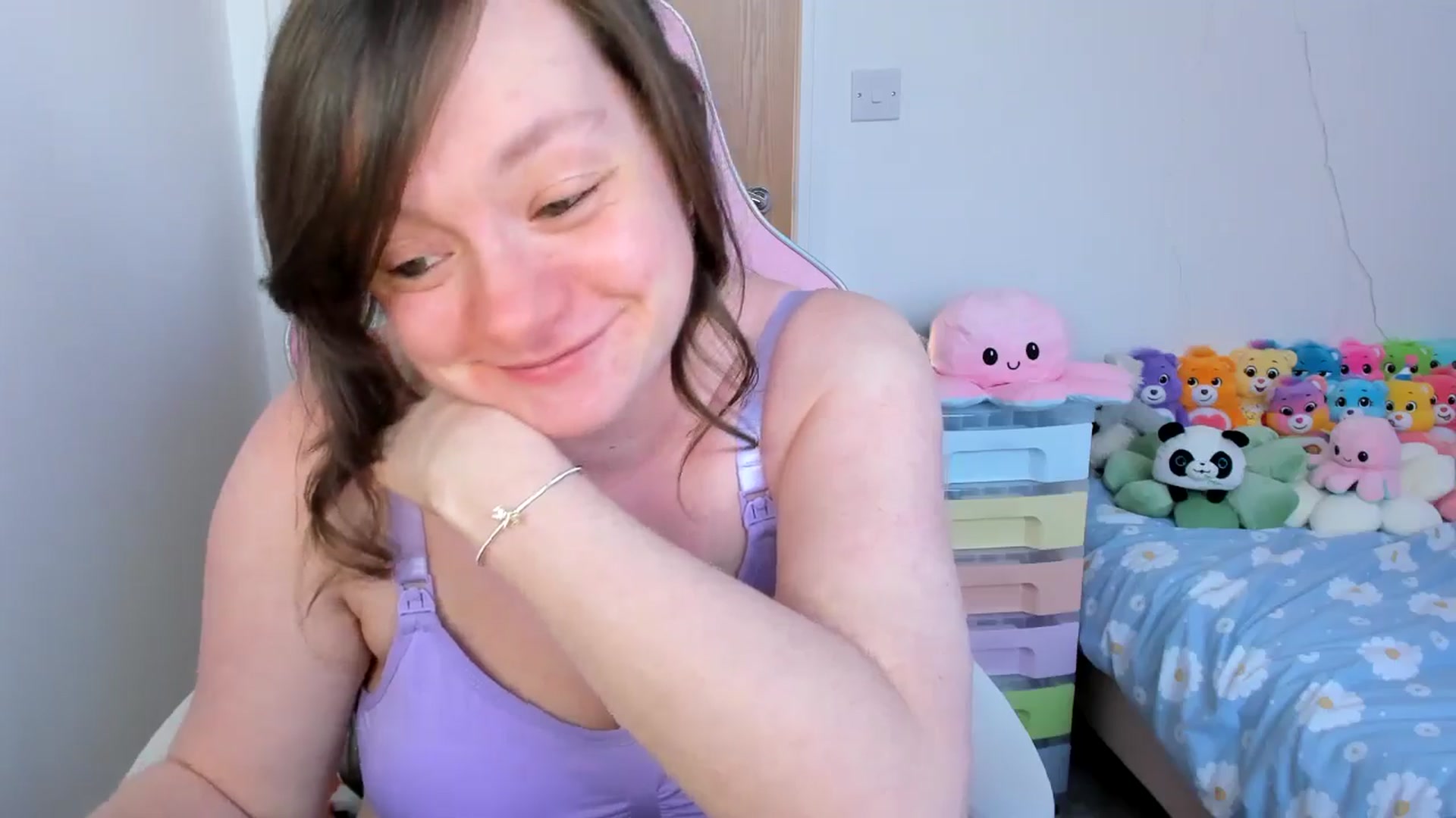 Gallery image thumbnail from JessieBear_'s myfreecams stream on, 04/04/2025, 17:18 image 13 of 20