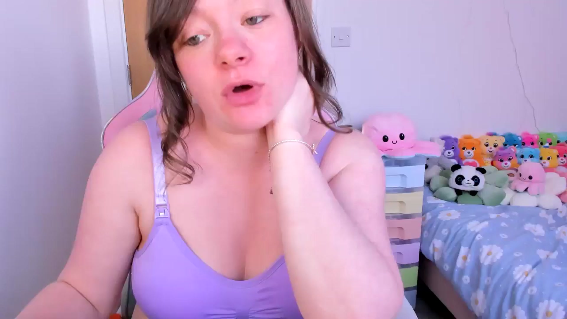 Gallery image thumbnail from JessieBear_'s myfreecams stream on, 04/04/2025, 17:18 image 5 of 20