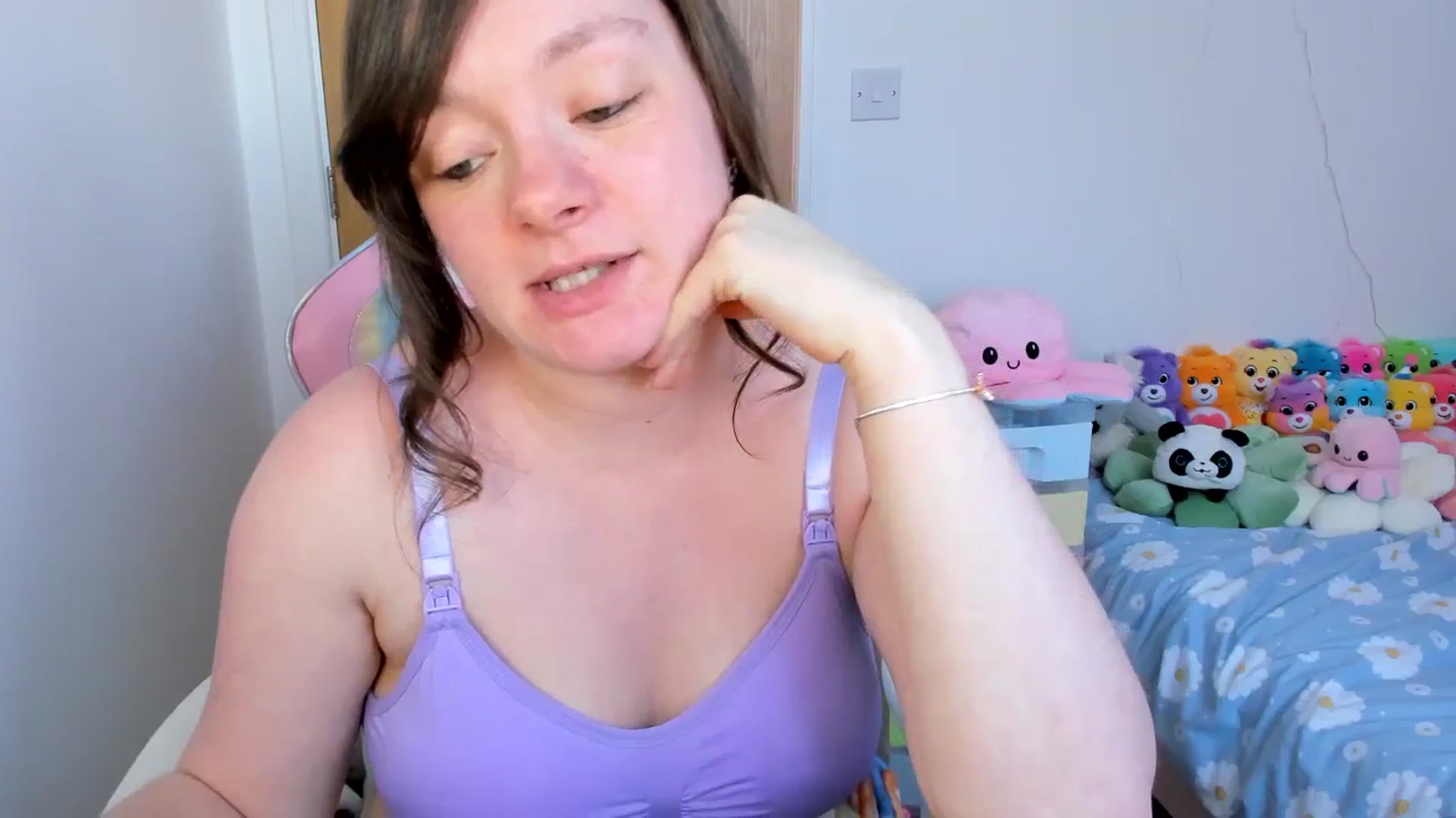 Gallery image thumbnail from JessieBear_'s myfreecams stream on, 04/04/2025, 17:18 image 12 of 20