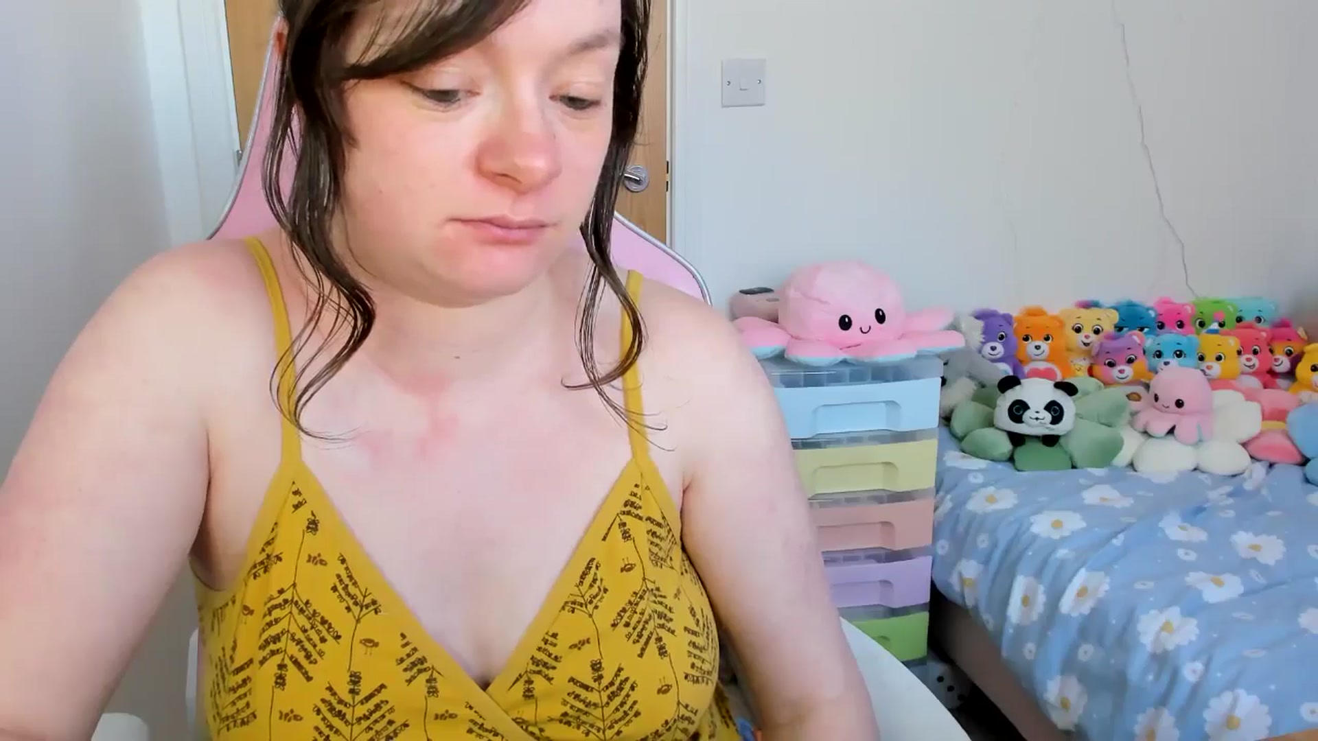 Gallery image thumbnail from JessieBear_'s myfreecams stream on, 04/07/2025, 16:35 image 6 of 20