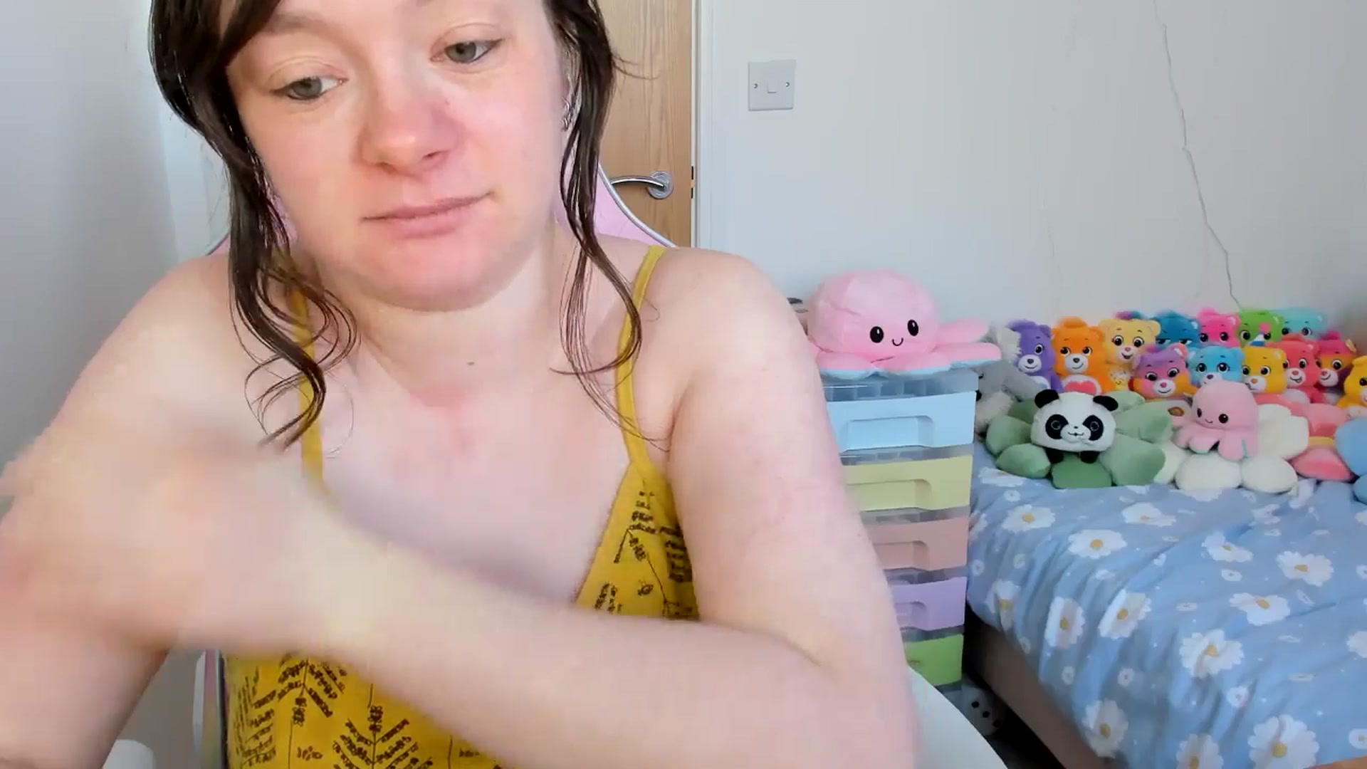 Gallery image thumbnail from JessieBear_'s myfreecams stream on, 04/07/2025, 16:35 image 9 of 20