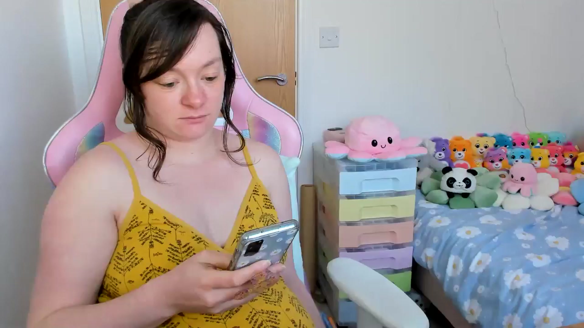Gallery image thumbnail from JessieBear_'s myfreecams stream on, 04/07/2025, 16:35 image 1 of 20