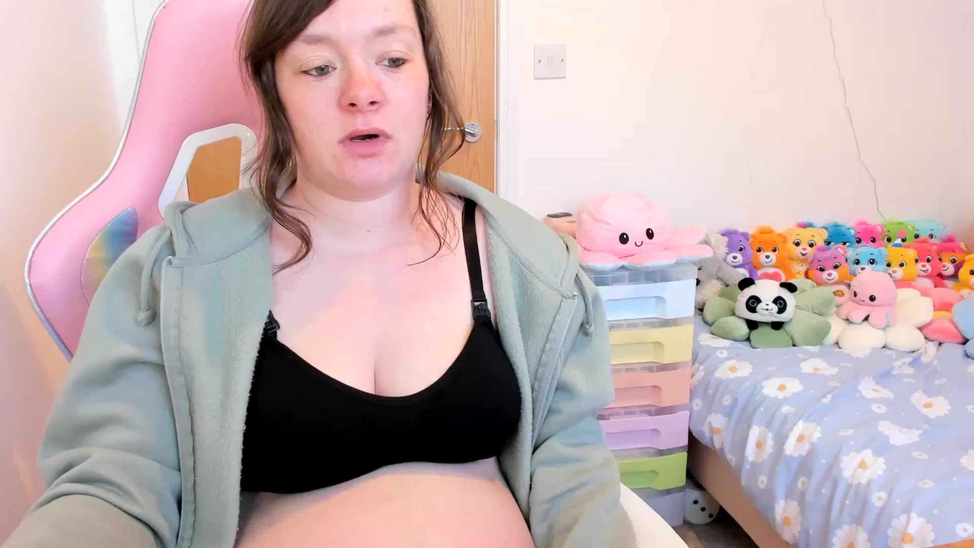 Gallery image thumbnail from JessieBear_'s myfreecams stream on, 04/08/2025, 17:15 image 1 of 20