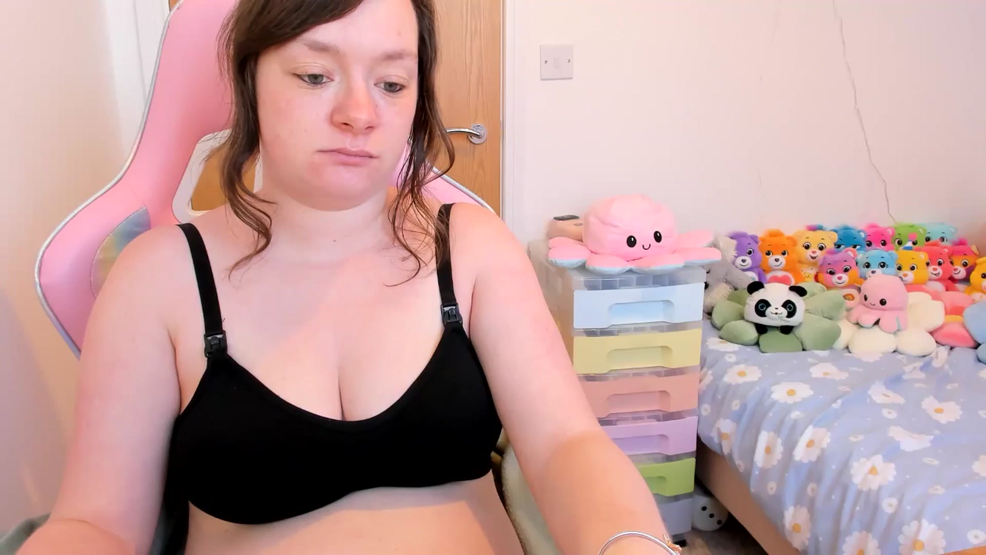 Gallery image thumbnail from JessieBear_'s myfreecams stream on, 04/08/2025, 17:15 image 4 of 20