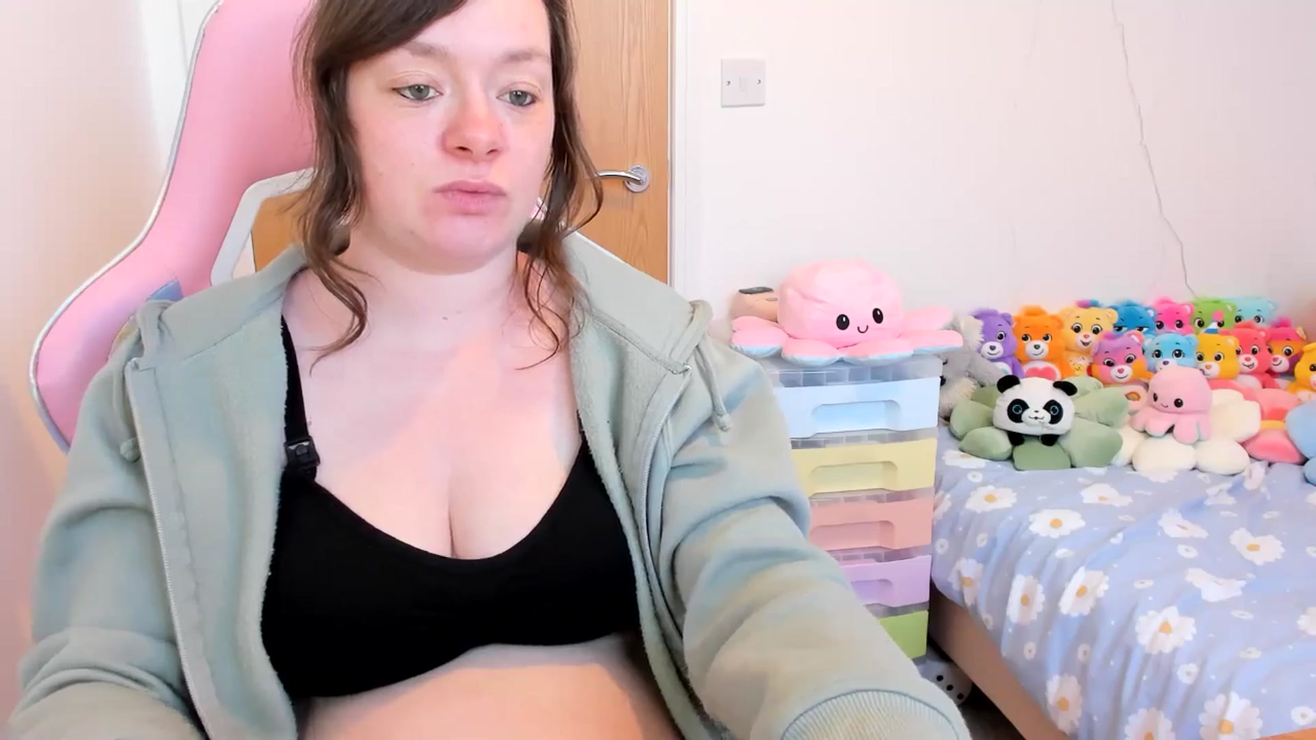 Gallery image thumbnail from JessieBear_'s myfreecams stream on, 04/08/2025, 17:15 image 2 of 20