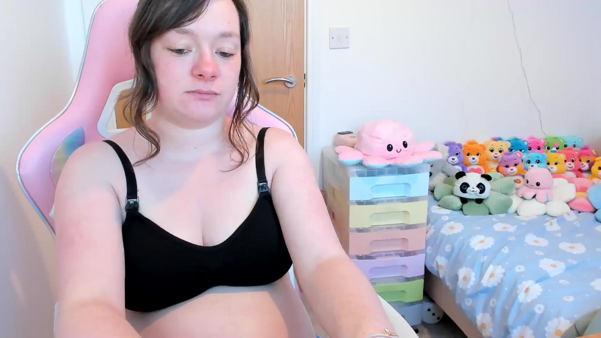 Gallery image thumbnail from JessieBear_'s myfreecams stream on, 04/08/2025, 17:15 image 18 of 20