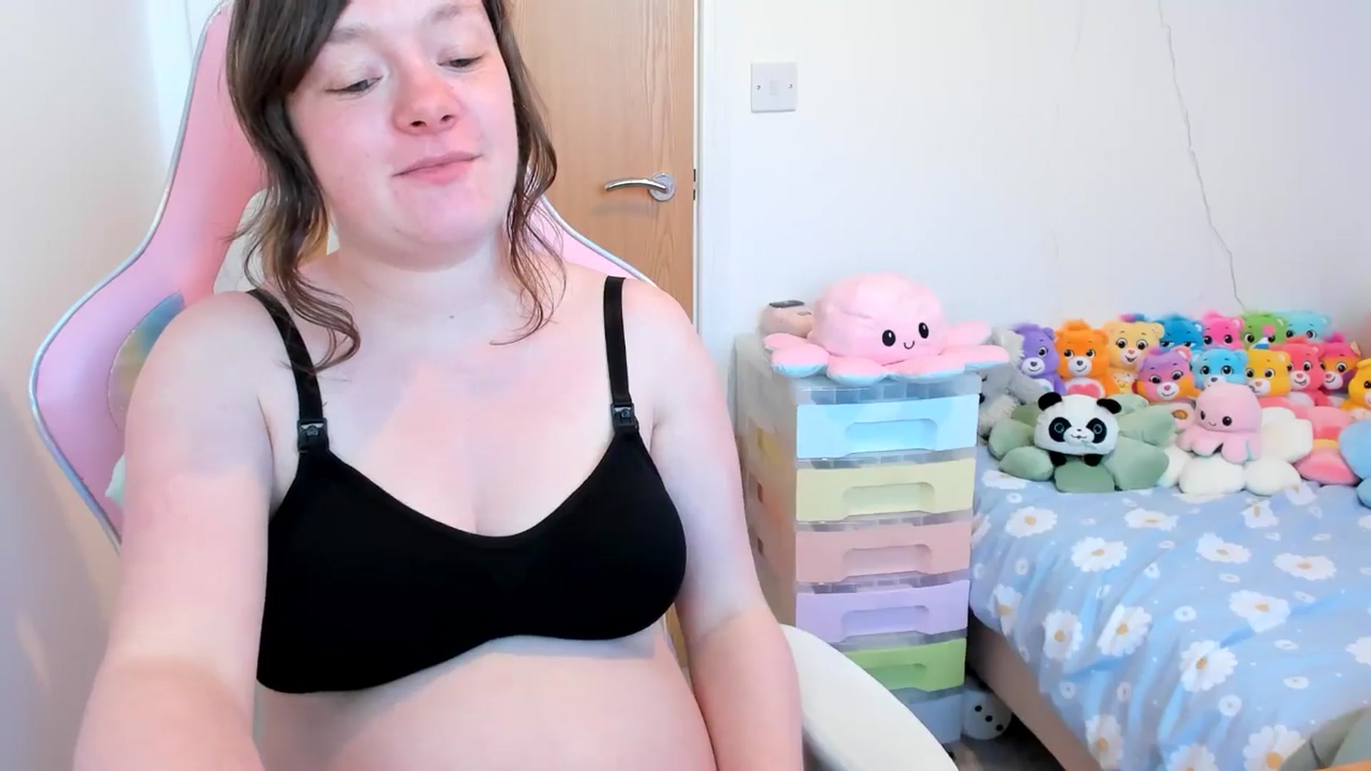 Gallery image thumbnail from JessieBear_'s myfreecams stream on, 04/08/2025, 17:15 image 17 of 20