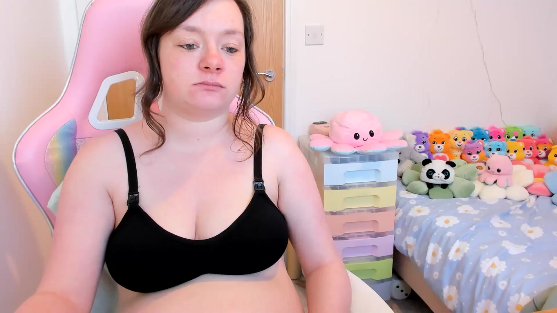 Gallery image thumbnail from JessieBear_'s myfreecams stream on, 04/08/2025, 17:15 image 7 of 20