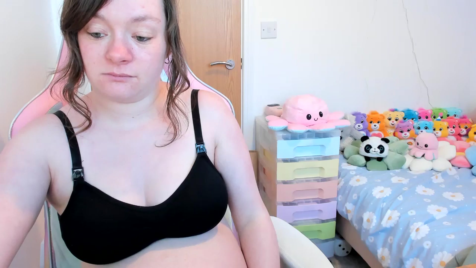 Gallery image thumbnail from JessieBear_'s myfreecams stream on, 04/08/2025, 17:15 image 16 of 20