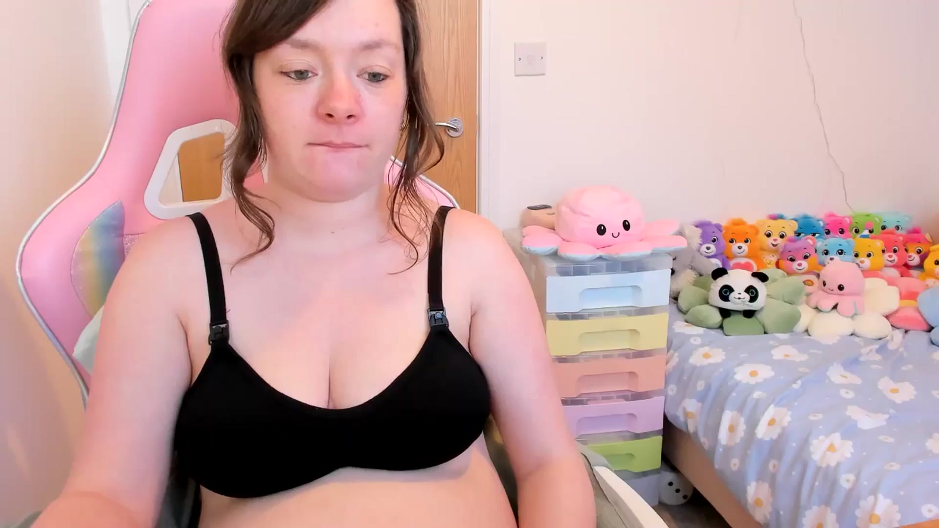Gallery image thumbnail from JessieBear_'s myfreecams stream on, 04/08/2025, 17:15 image 5 of 20