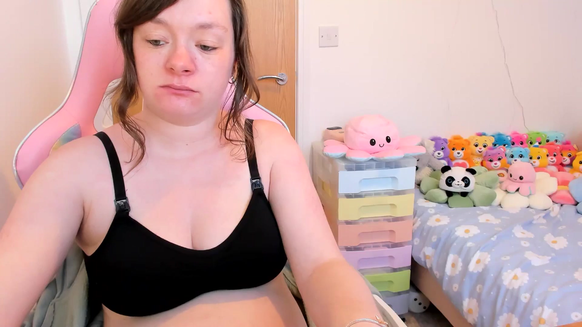 Gallery image thumbnail from JessieBear_'s myfreecams stream on, 04/08/2025, 17:15 image 3 of 20