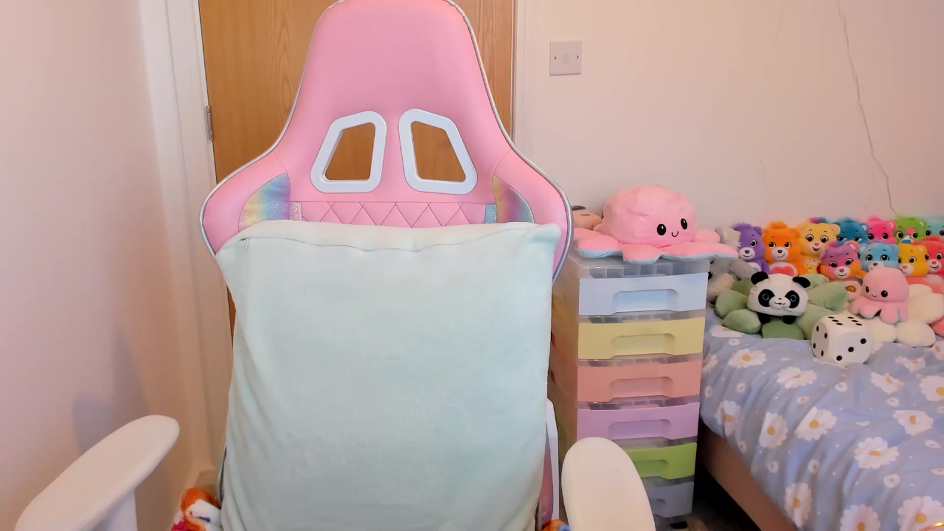 Gallery image thumbnail from JessieBear_'s myfreecams stream on, 04/11/2025, 16:44 image 20 of 20