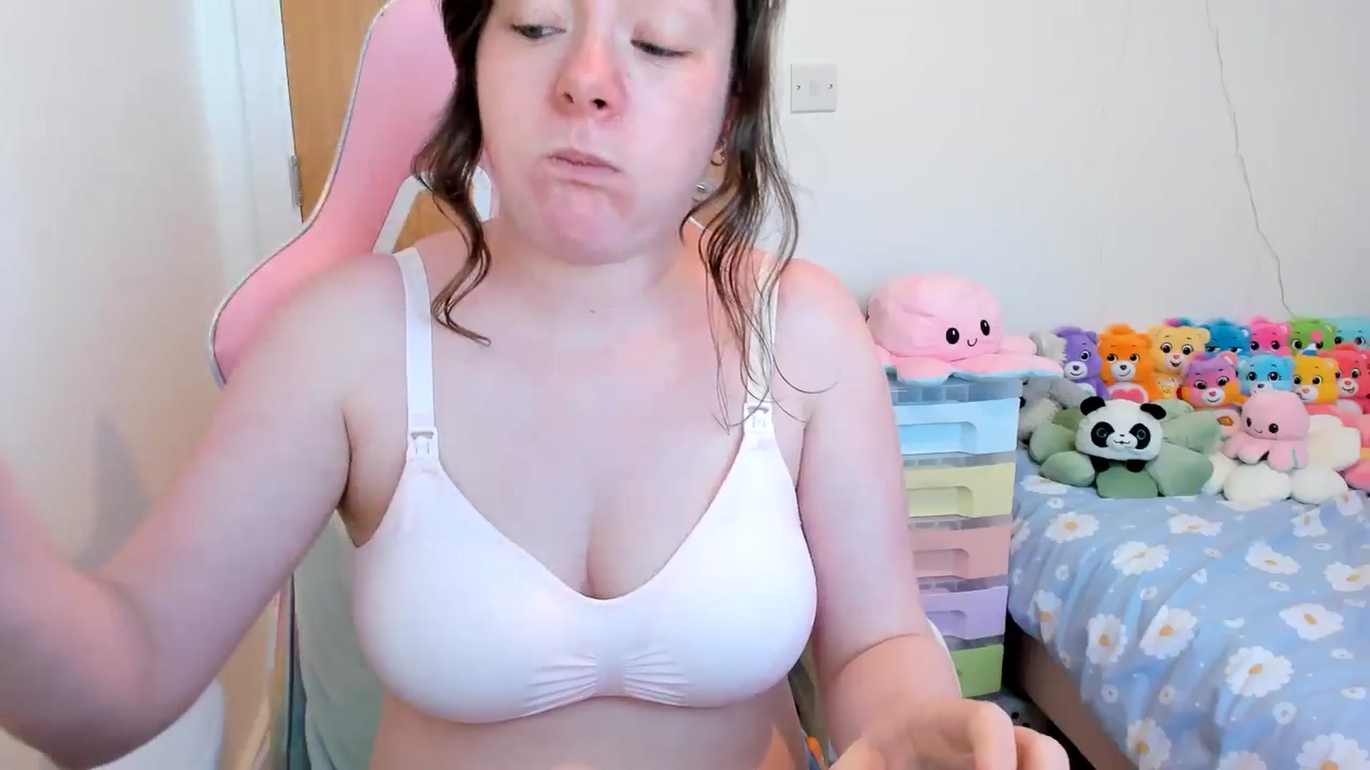 Gallery image thumbnail from JessieBear_'s myfreecams stream on, 04/11/2025, 16:44 image 13 of 20