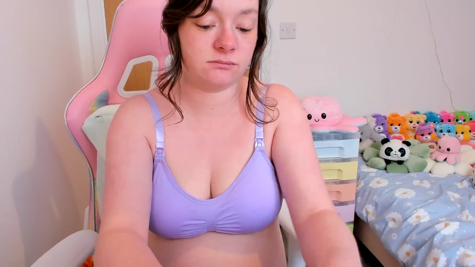 Gallery image thumbnail from JessieBear_'s myfreecams stream on, 04/14/2025, 17:03 image 8 of 20