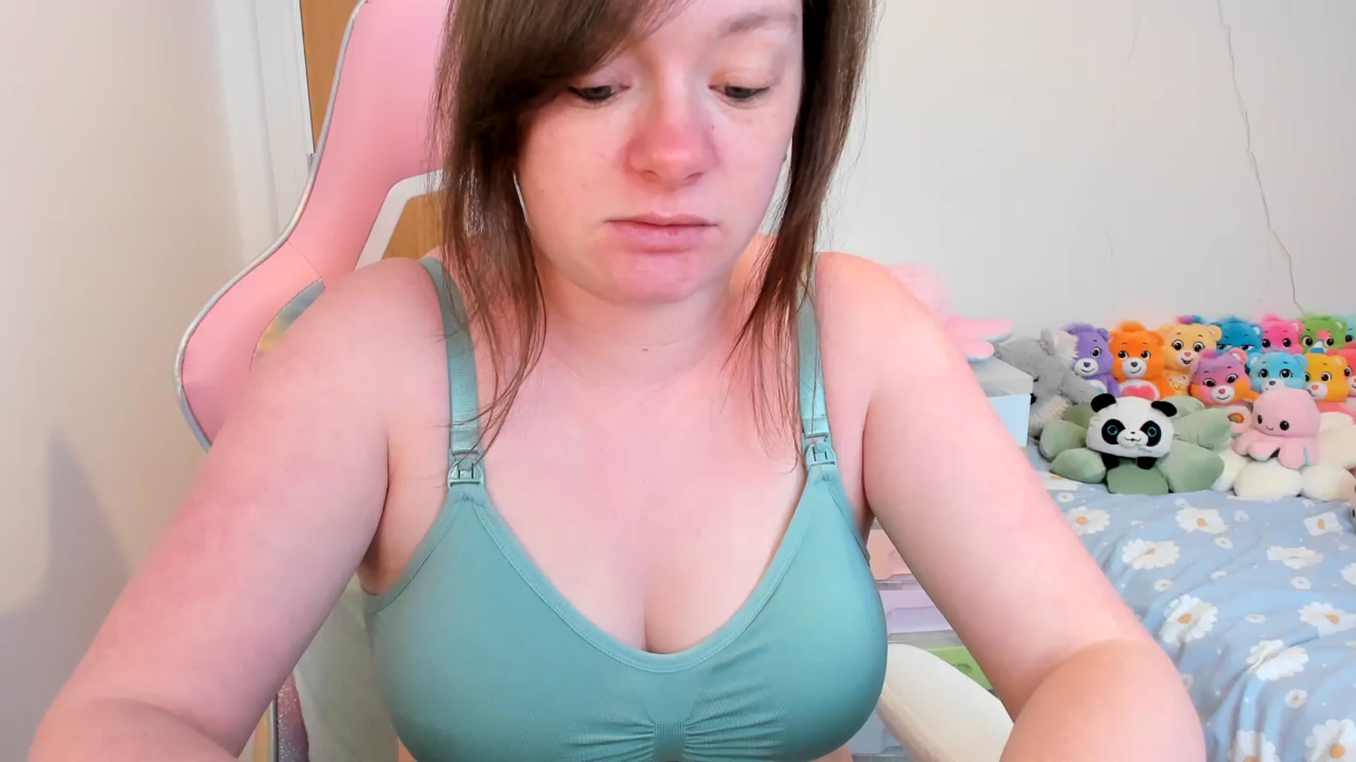 Gallery image thumbnail from JessieBear_'s myfreecams stream on, 04/15/2025, 15:30 image 3 of 20