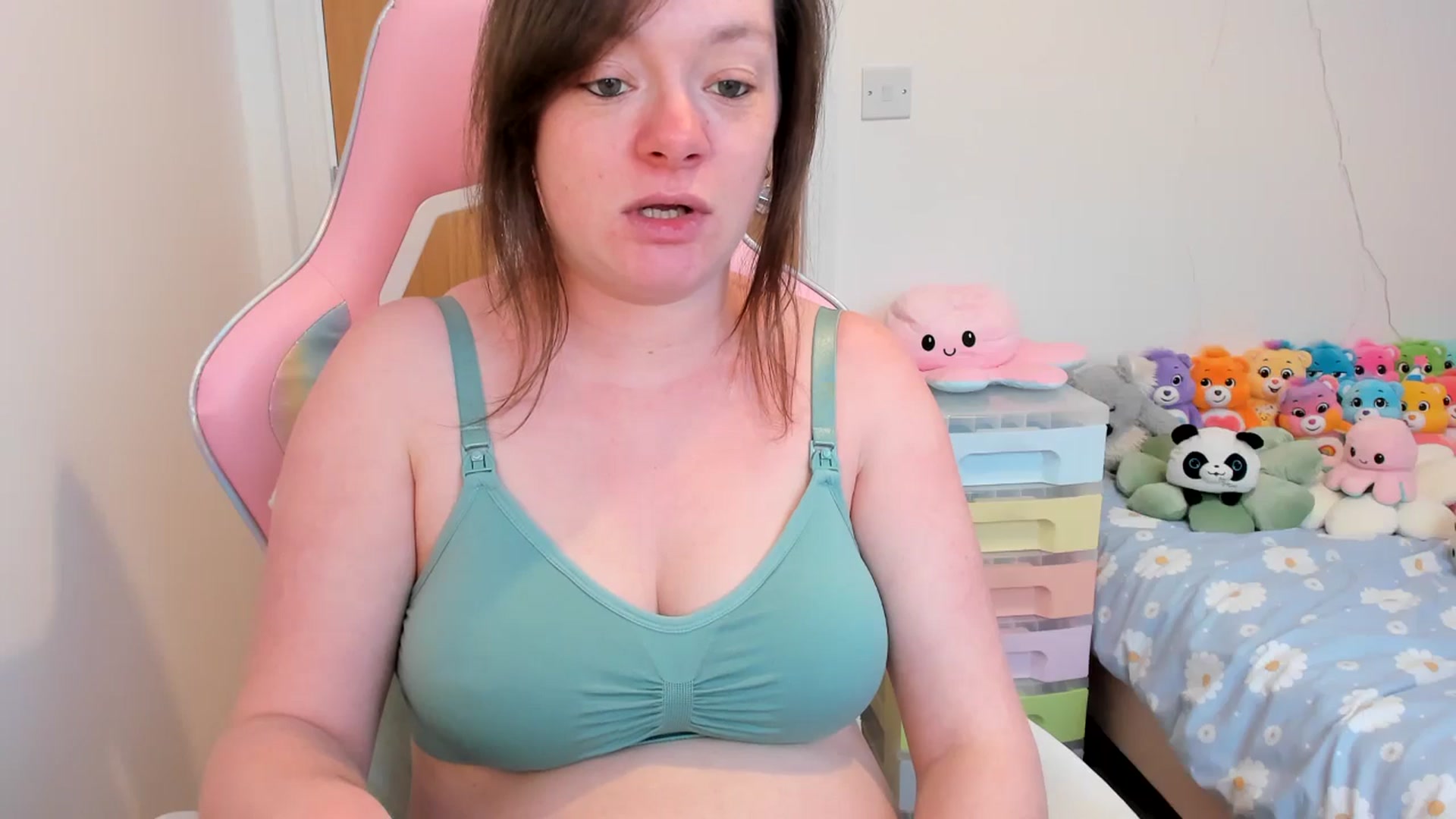Gallery image thumbnail from JessieBear_'s myfreecams stream on, 04/15/2025, 15:30 image 4 of 20