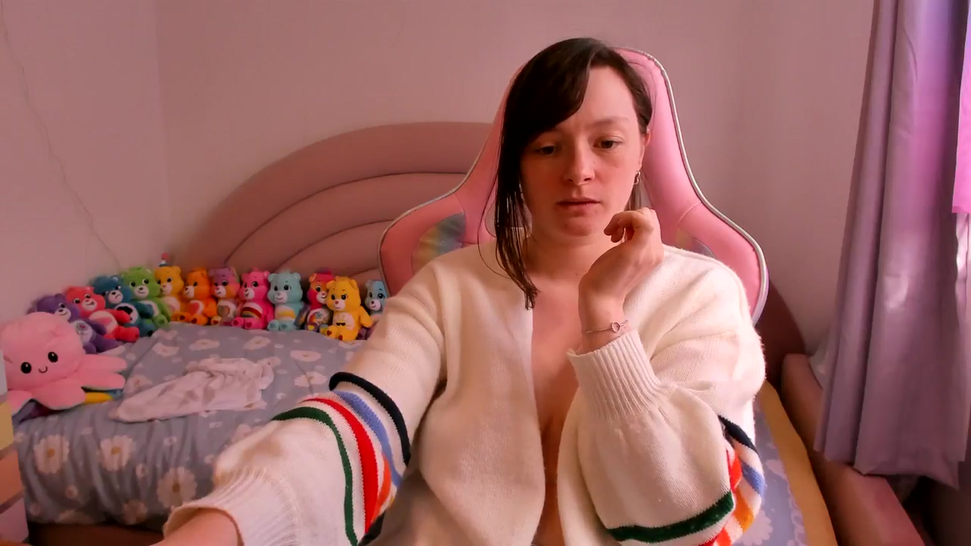 Gallery image thumbnail from JessieBear_'s myfreecams stream on, 04/11/2026, 10:55 image 5 of 20
