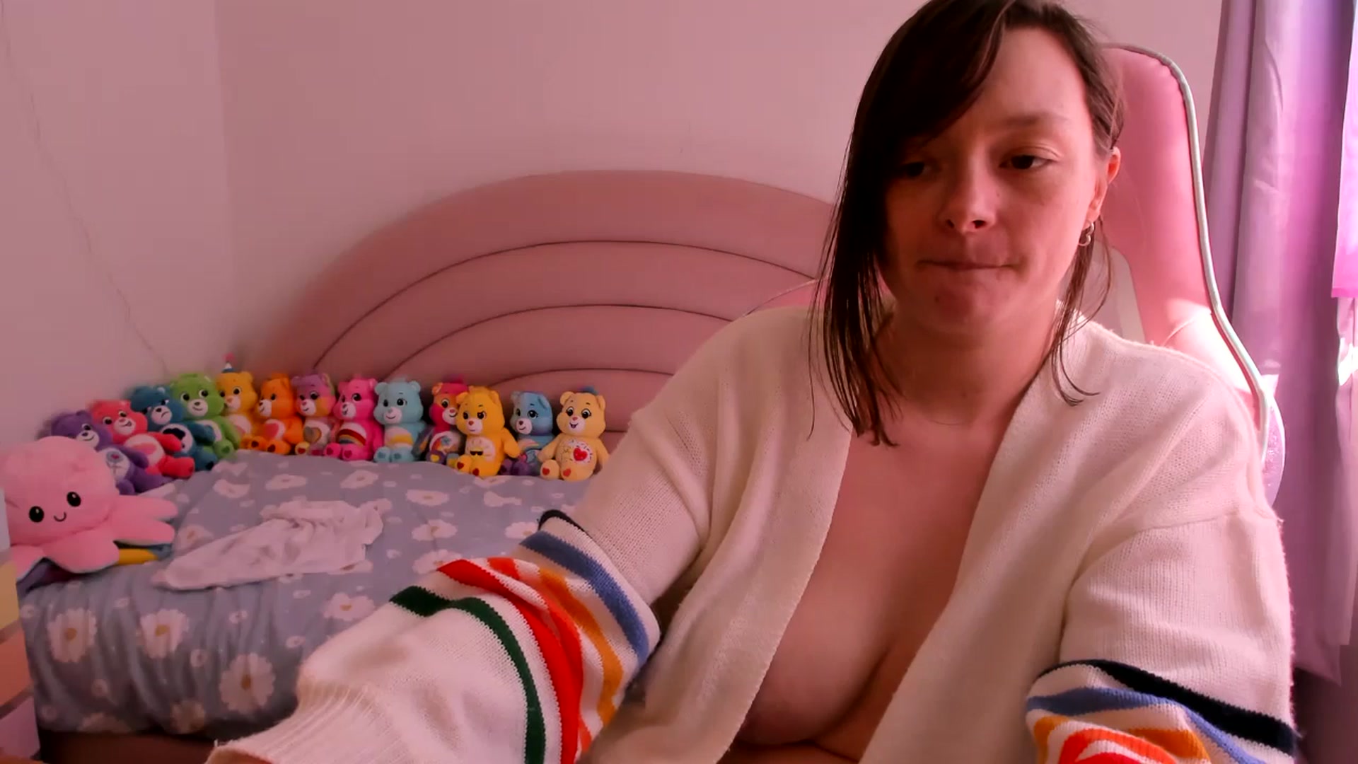 Gallery image thumbnail from JessieBear_'s myfreecams stream on, 04/11/2026, 10:55 image 11 of 20