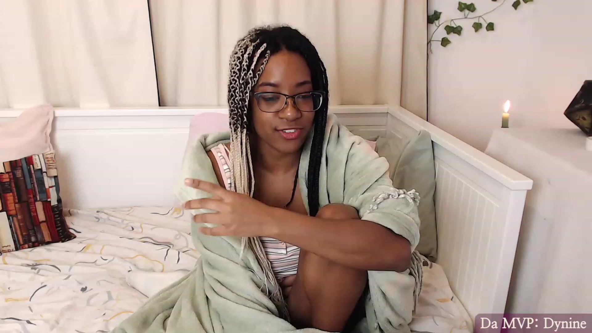 Gallery image thumbnail from JessieDames's myfreecams stream on, 11/22/2022, 23:01 image 9 of 20
