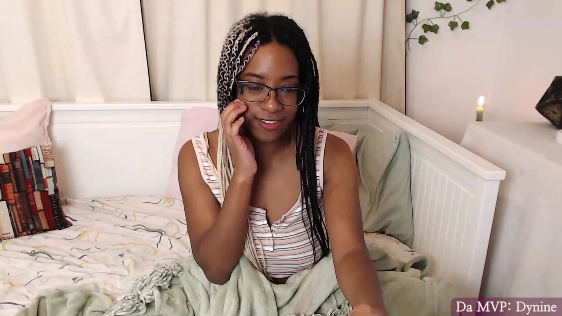 Gallery image thumbnail from JessieDames's myfreecams stream on, 11/22/2022, 23:01 image 3 of 20