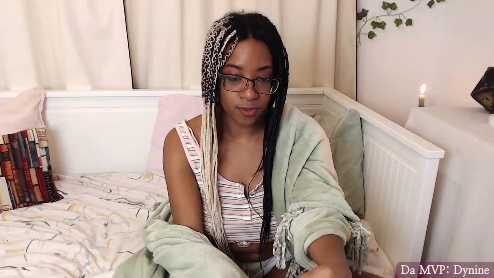 Gallery image thumbnail from JessieDames's myfreecams stream on, 11/22/2022, 23:01 image 16 of 20