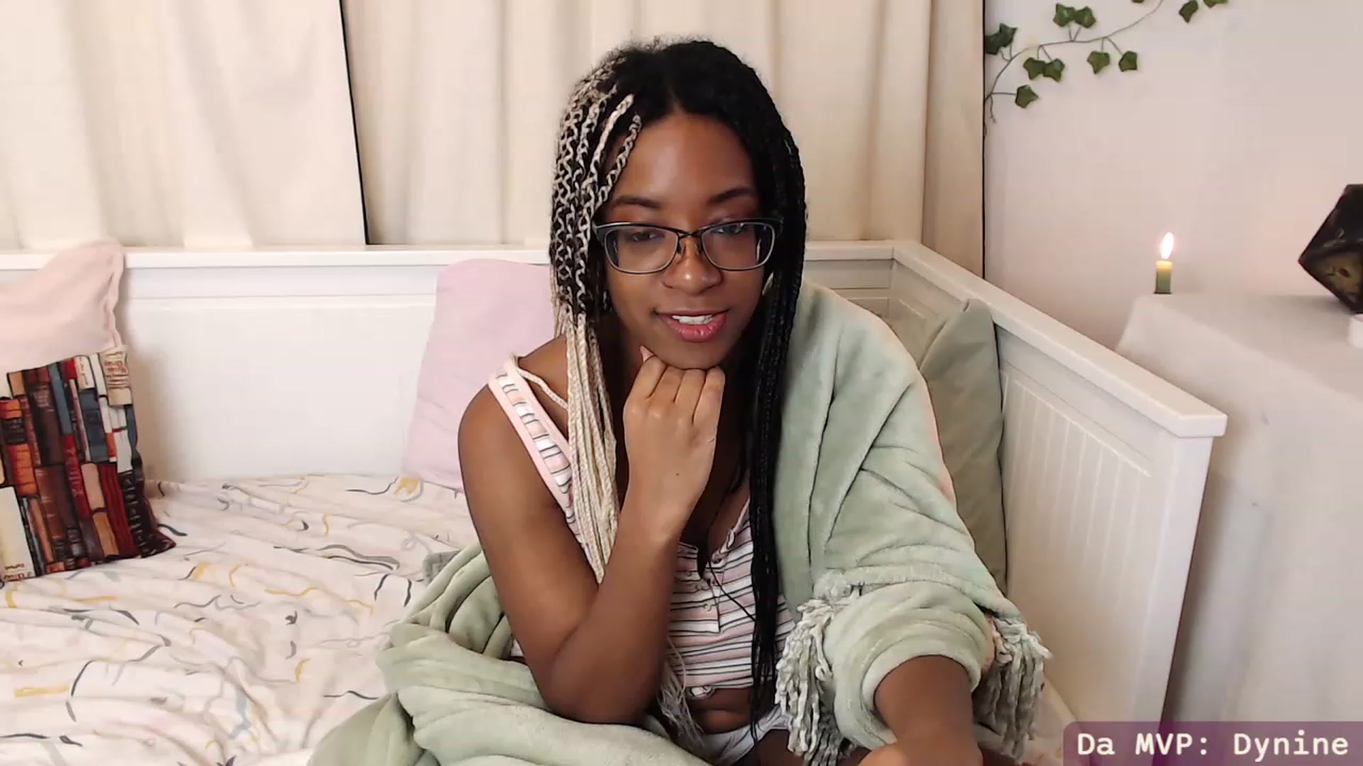 Gallery image thumbnail from JessieDames's myfreecams stream on, 11/22/2022, 23:01 image 17 of 20