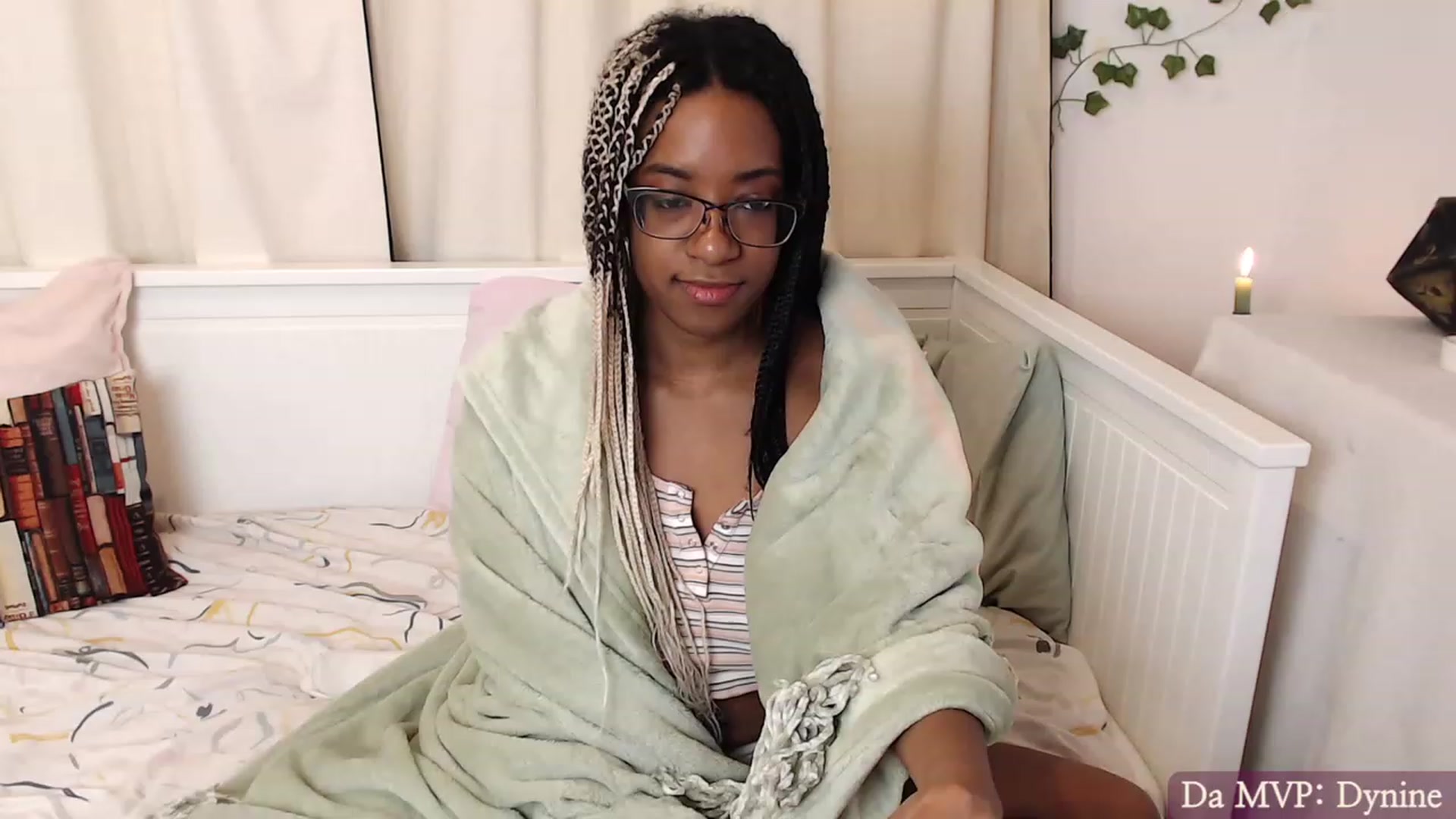 Gallery image thumbnail from JessieDames's myfreecams stream on, 11/22/2022, 23:01 image 5 of 20