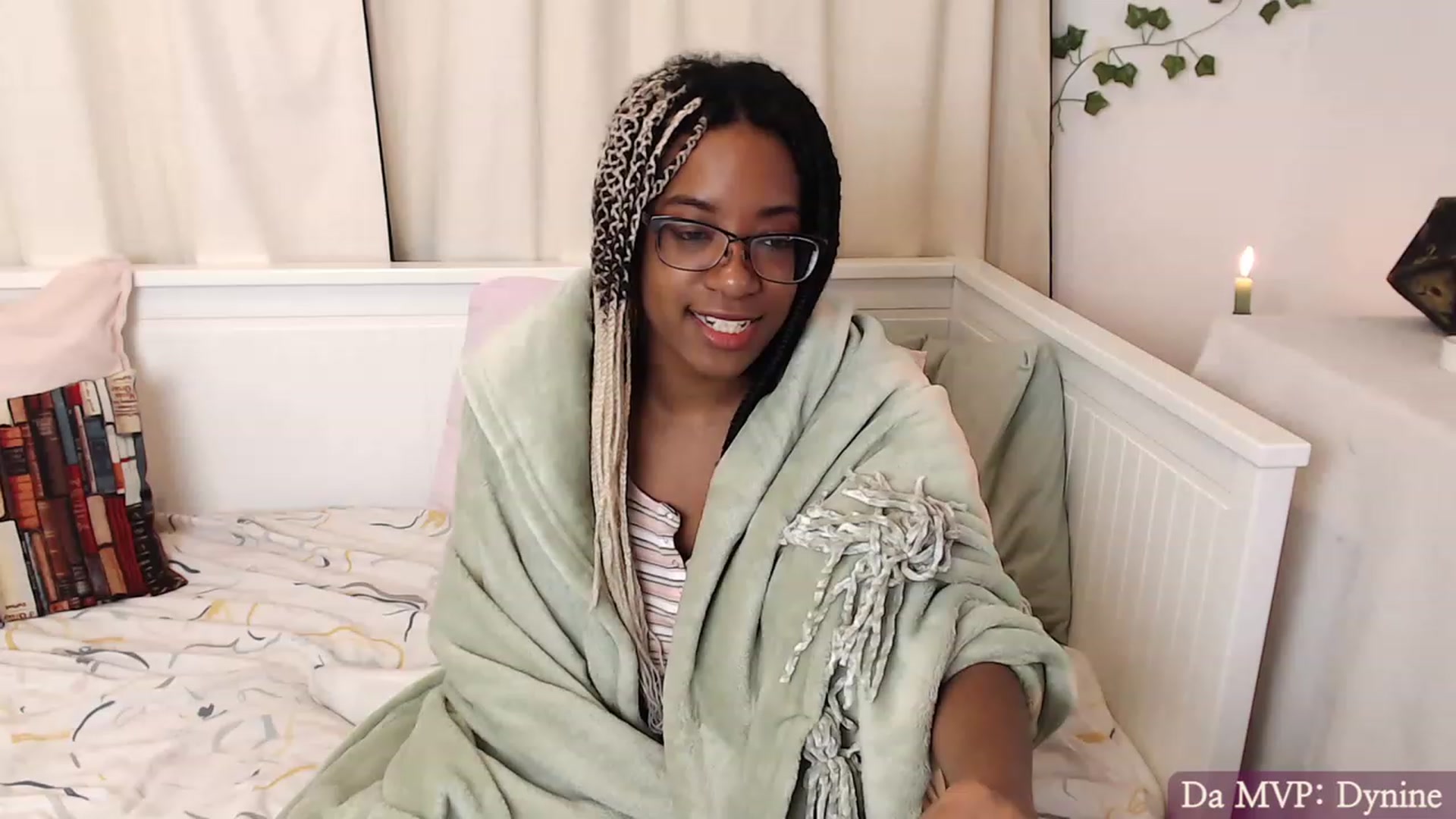 Gallery image thumbnail from JessieDames's myfreecams stream on, 11/22/2022, 23:01 image 8 of 20