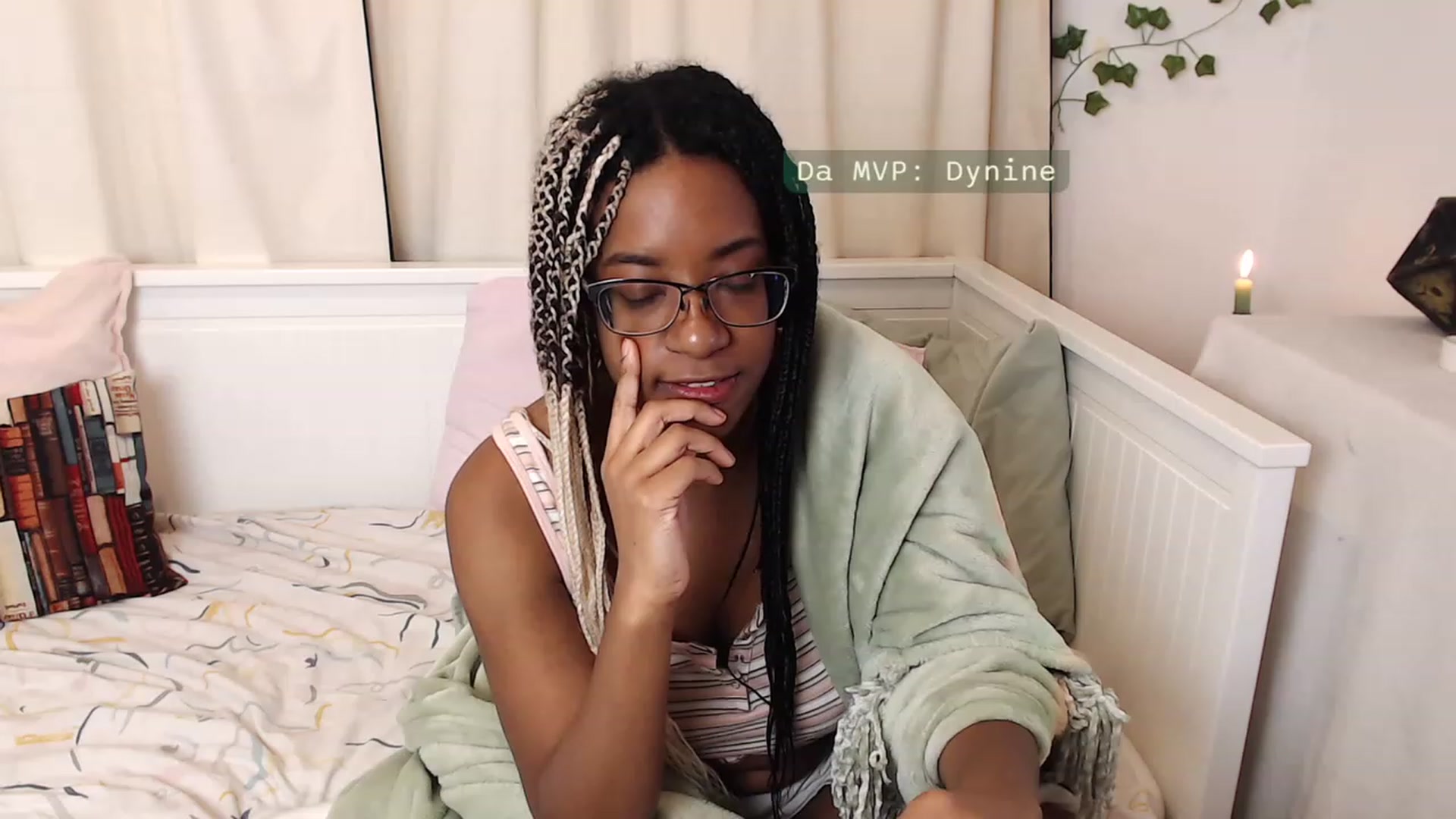 Gallery image thumbnail from JessieDames's myfreecams stream on, 11/22/2022, 23:01 image 19 of 20