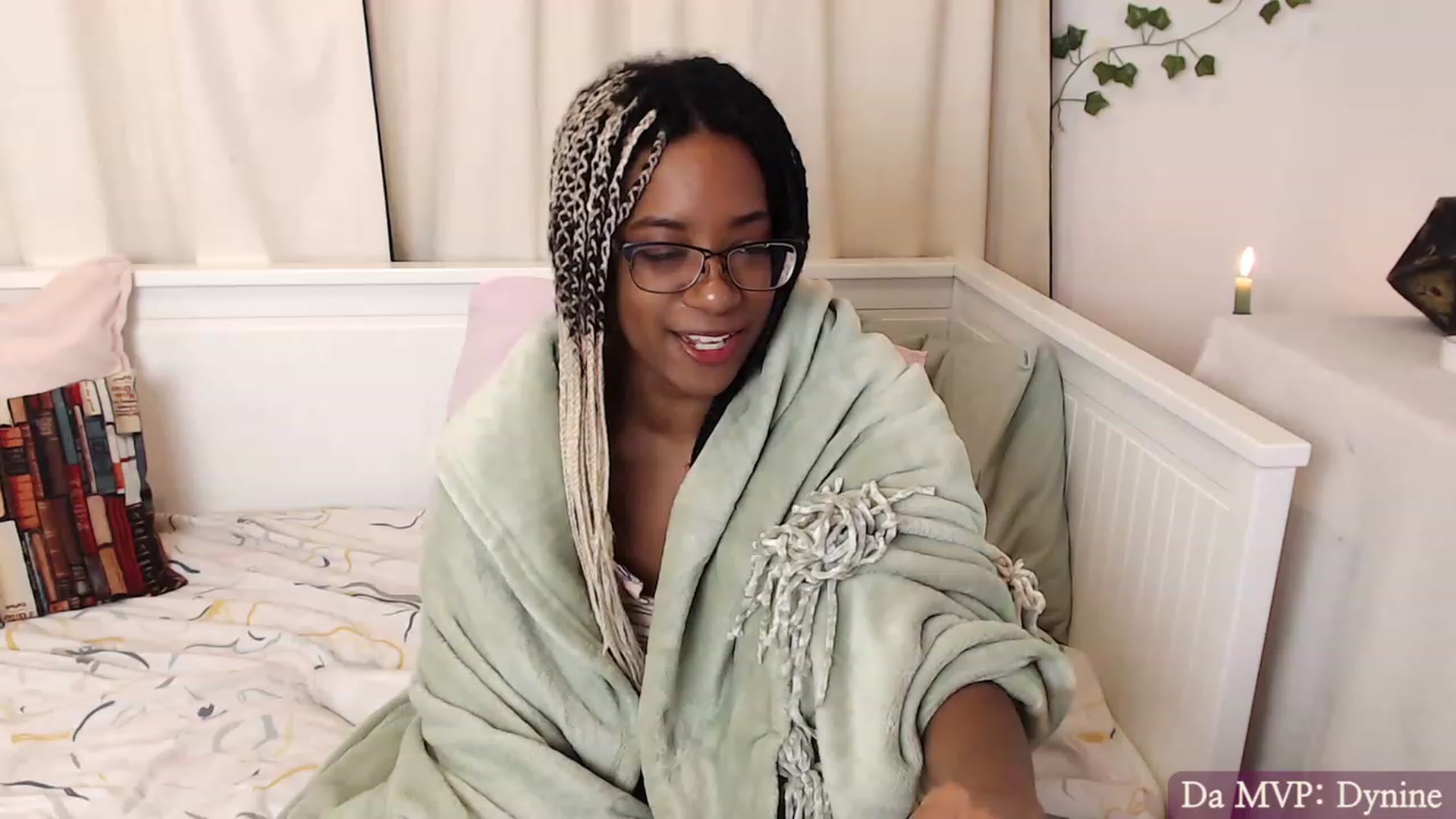 Gallery image thumbnail from JessieDames's myfreecams stream on, 11/22/2022, 23:01 image 7 of 20
