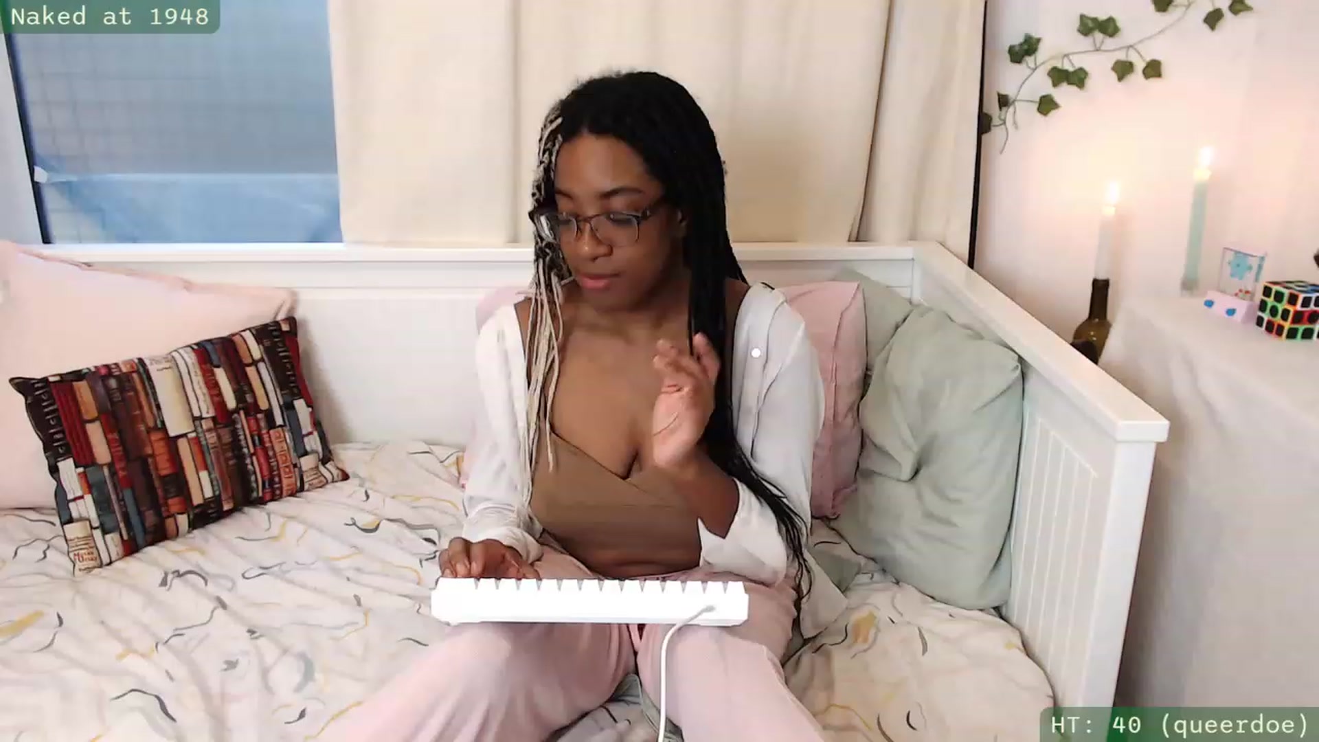Gallery image thumbnail from JessieDames's myfreecams stream on, 11/24/2022, 16:18 image 3 of 20