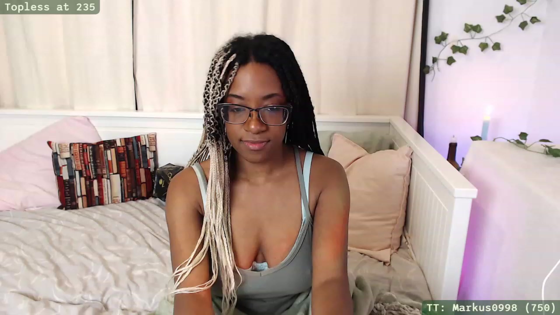 Gallery image thumbnail from JessieDames's myfreecams stream on, 11/29/2022, 24:55 image 13 of 20