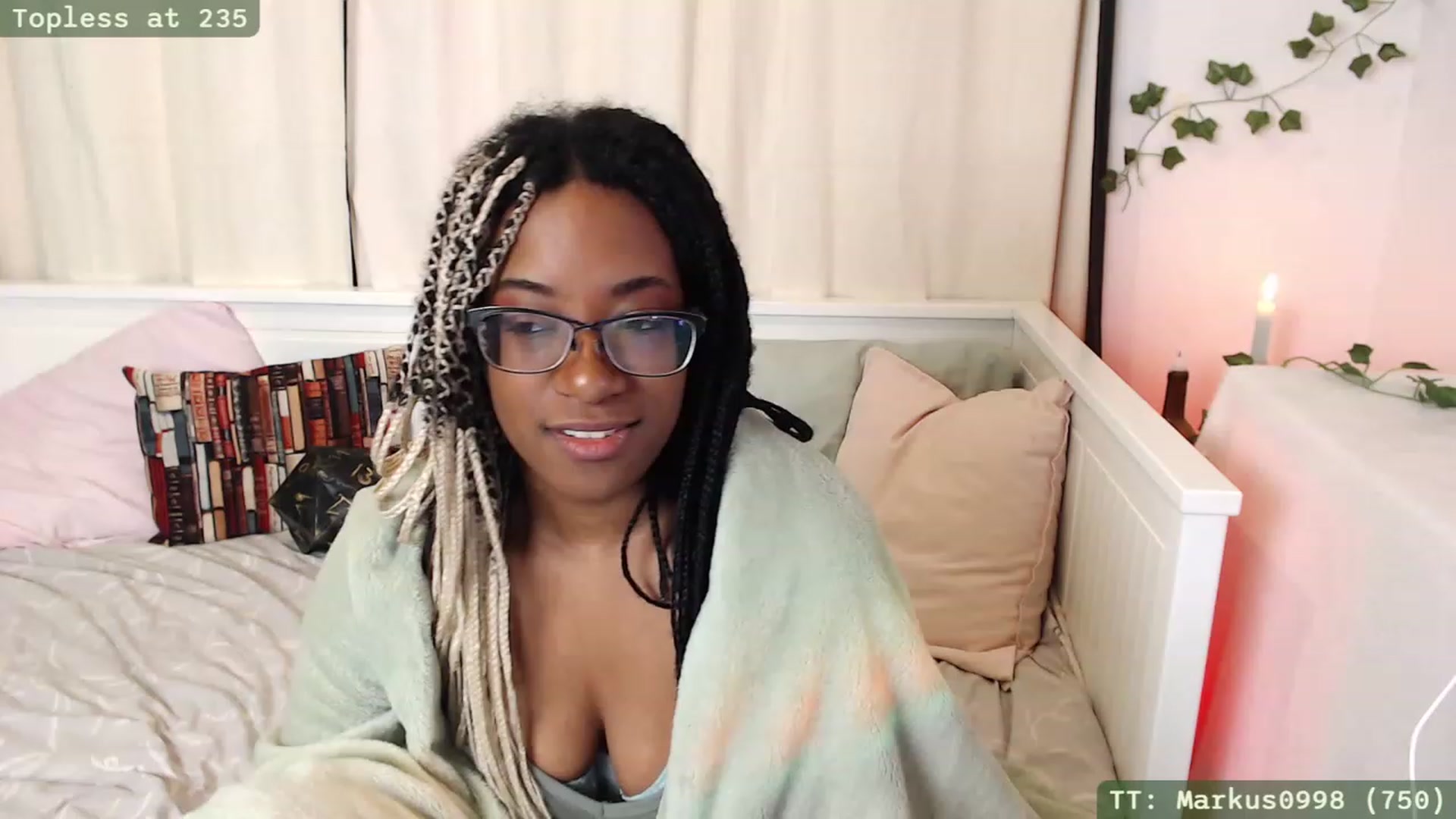 Gallery image thumbnail from JessieDames's myfreecams stream on, 11/29/2022, 24:55 image 14 of 20