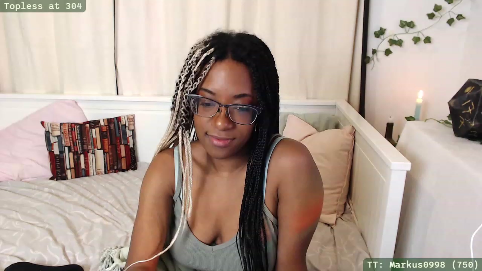 Gallery image thumbnail from JessieDames's myfreecams stream on, 11/29/2022, 24:55 image 10 of 20