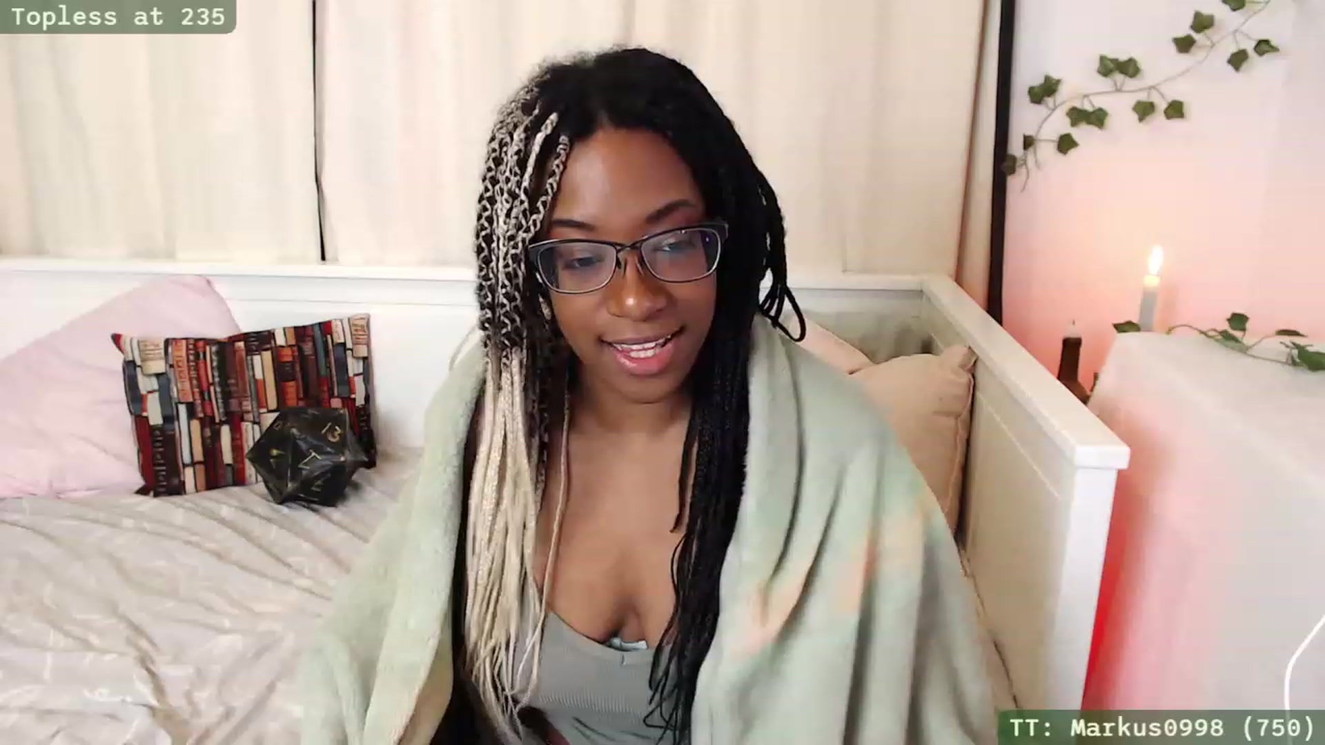 Gallery image thumbnail from JessieDames's myfreecams stream on, 11/29/2022, 24:55 image 16 of 20