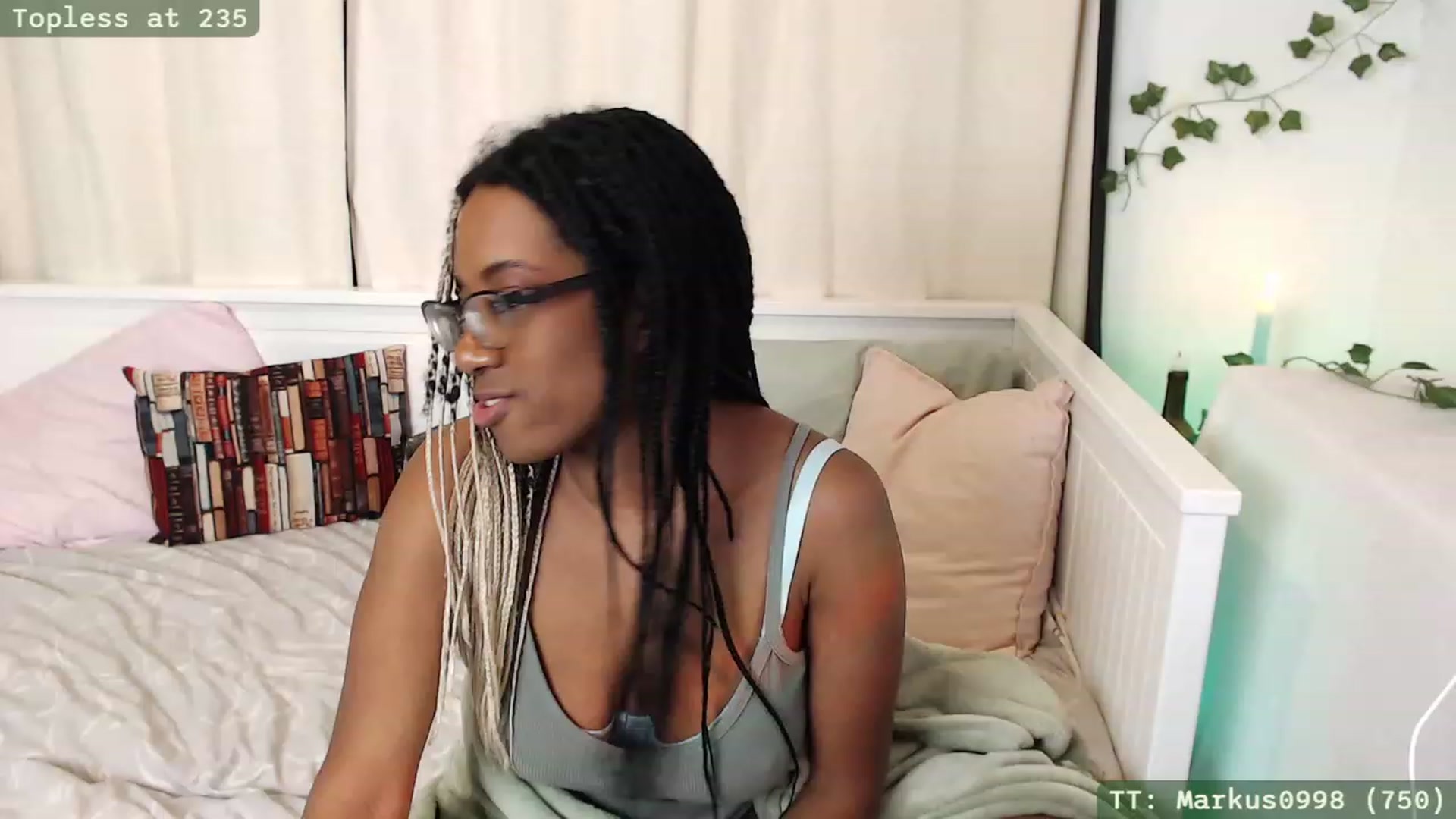 Gallery image thumbnail from JessieDames's myfreecams stream on, 11/29/2022, 24:54 image 4 of 20