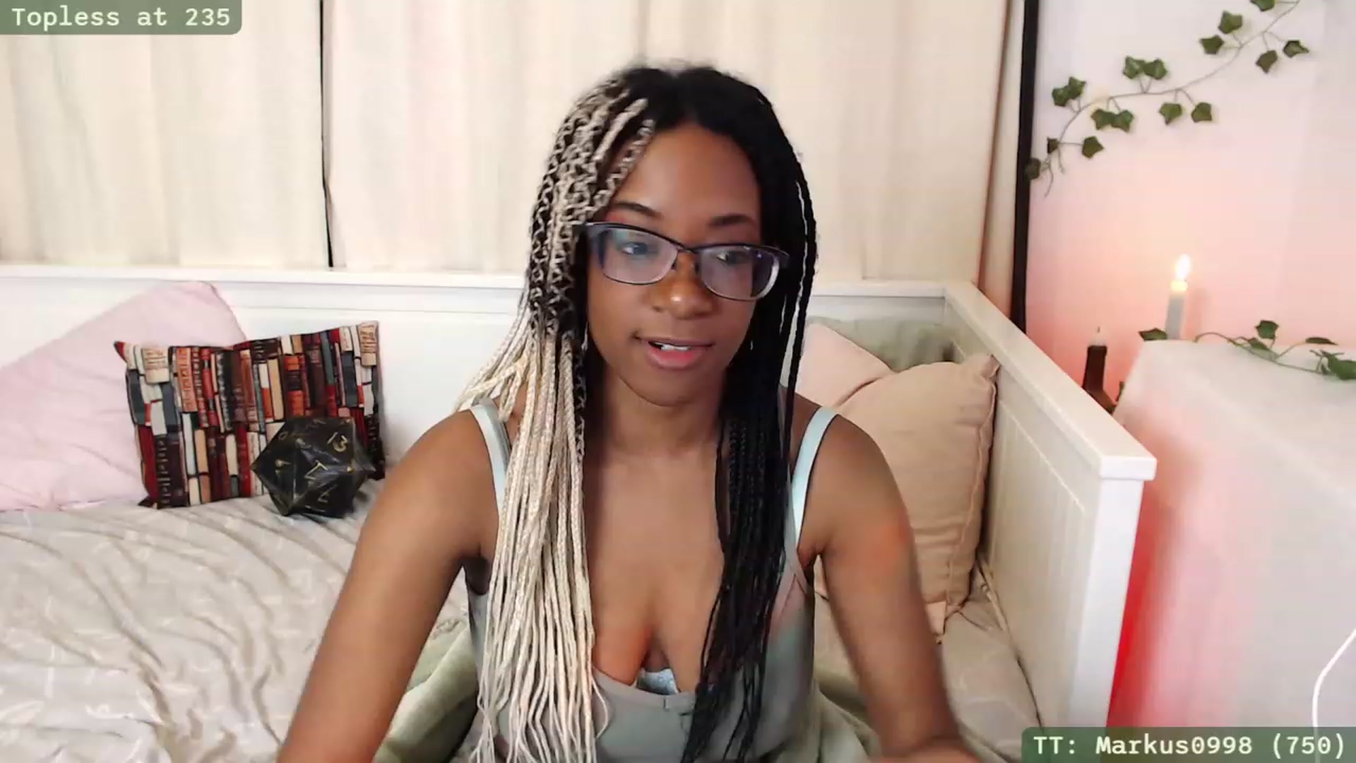 Gallery image thumbnail from JessieDames's myfreecams stream on, 11/29/2022, 24:54 image 8 of 20