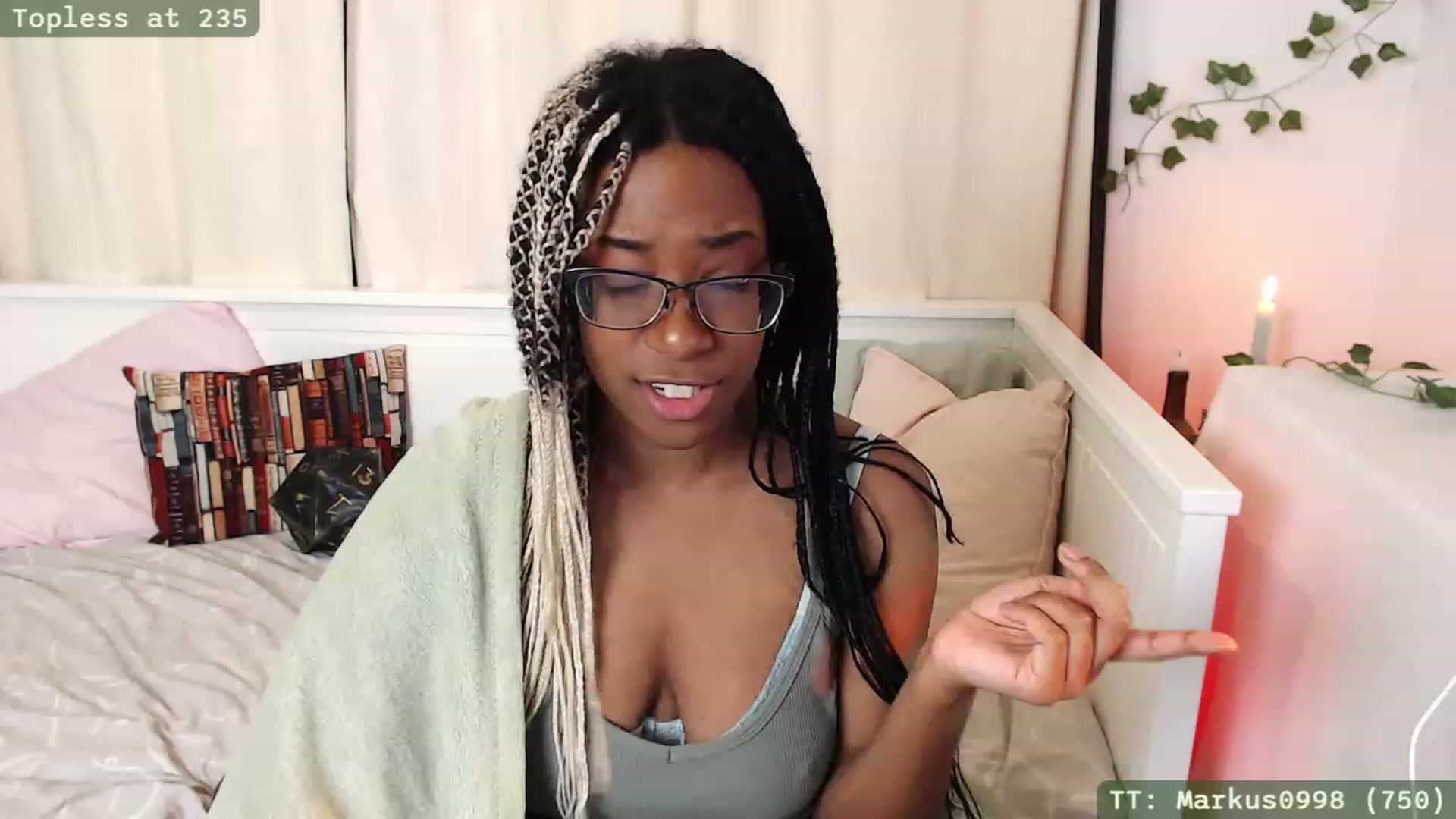 Gallery image thumbnail from JessieDames's myfreecams stream on, 11/29/2022, 24:54 image 6 of 20