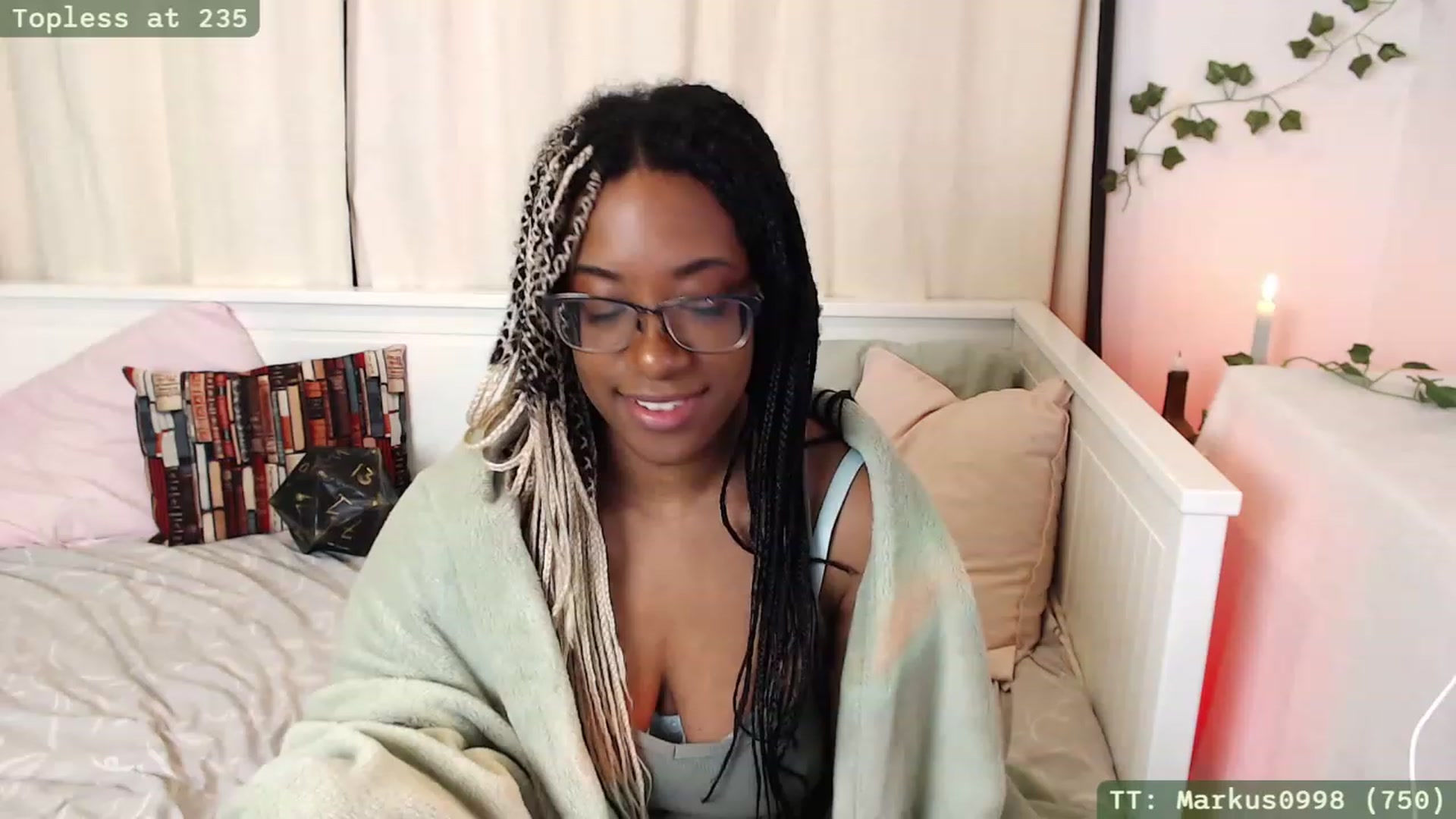 Gallery image thumbnail from JessieDames's myfreecams stream on, 11/29/2022, 24:54 image 7 of 20