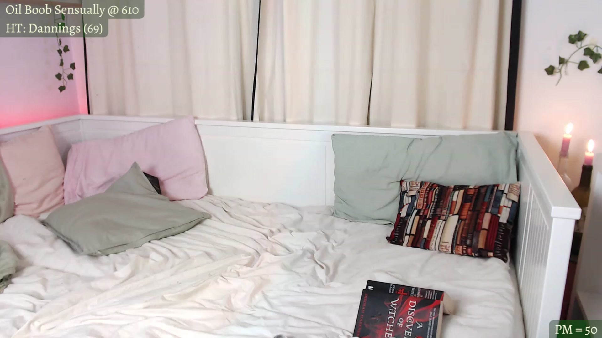 Gallery image thumbnail from JessieDames's myfreecams stream on, 12/08/2022, 19:41 image 11 of 20
