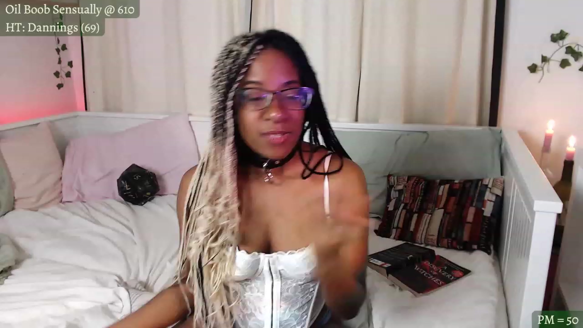 Gallery image thumbnail from JessieDames's myfreecams stream on, 12/08/2022, 19:41 image 10 of 20