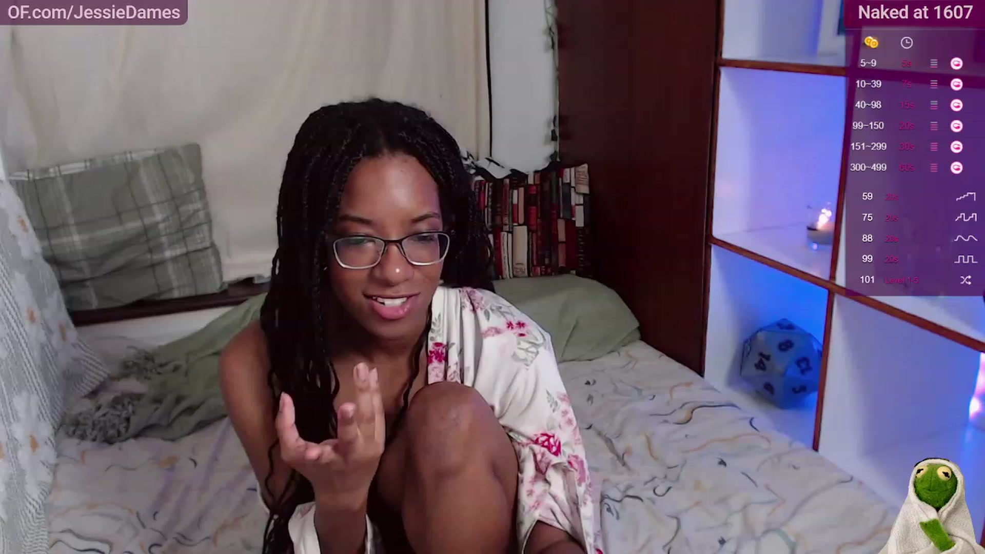 Gallery image thumbnail from JessieDames's myfreecams stream on, 08/08/2023, 23:31 image 11 of 20