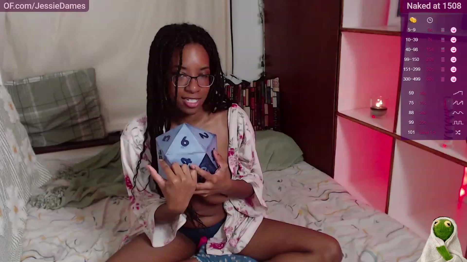 Gallery image thumbnail from JessieDames's myfreecams stream on, 08/08/2023, 23:31 image 16 of 20