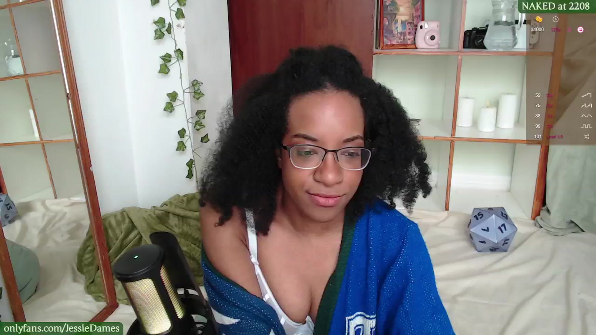 Gallery image thumbnail from JessieDames's myfreecams stream on, 05/02/2024, 17:14 image 8 of 20