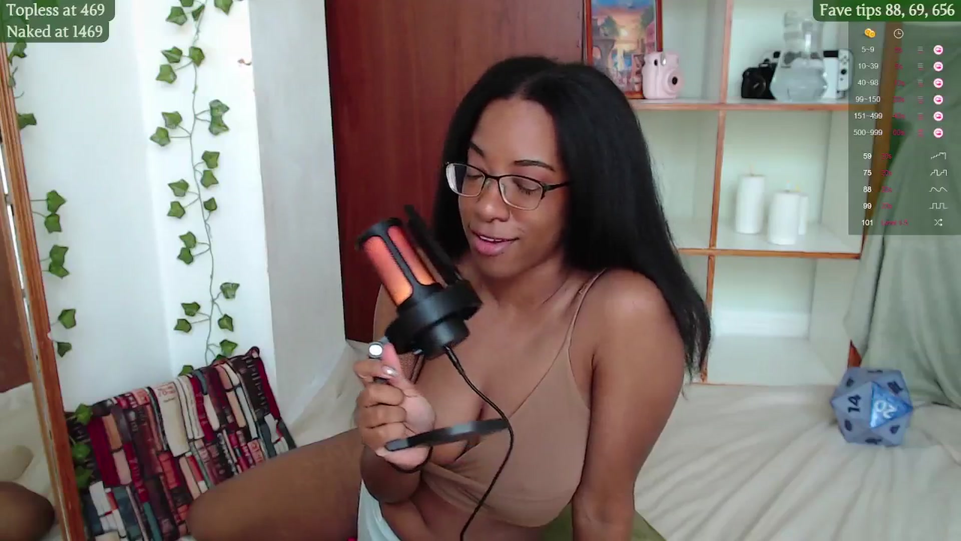 Gallery image thumbnail from JessieDames's myfreecams stream on, 05/08/2024, 17:13 image 12 of 20