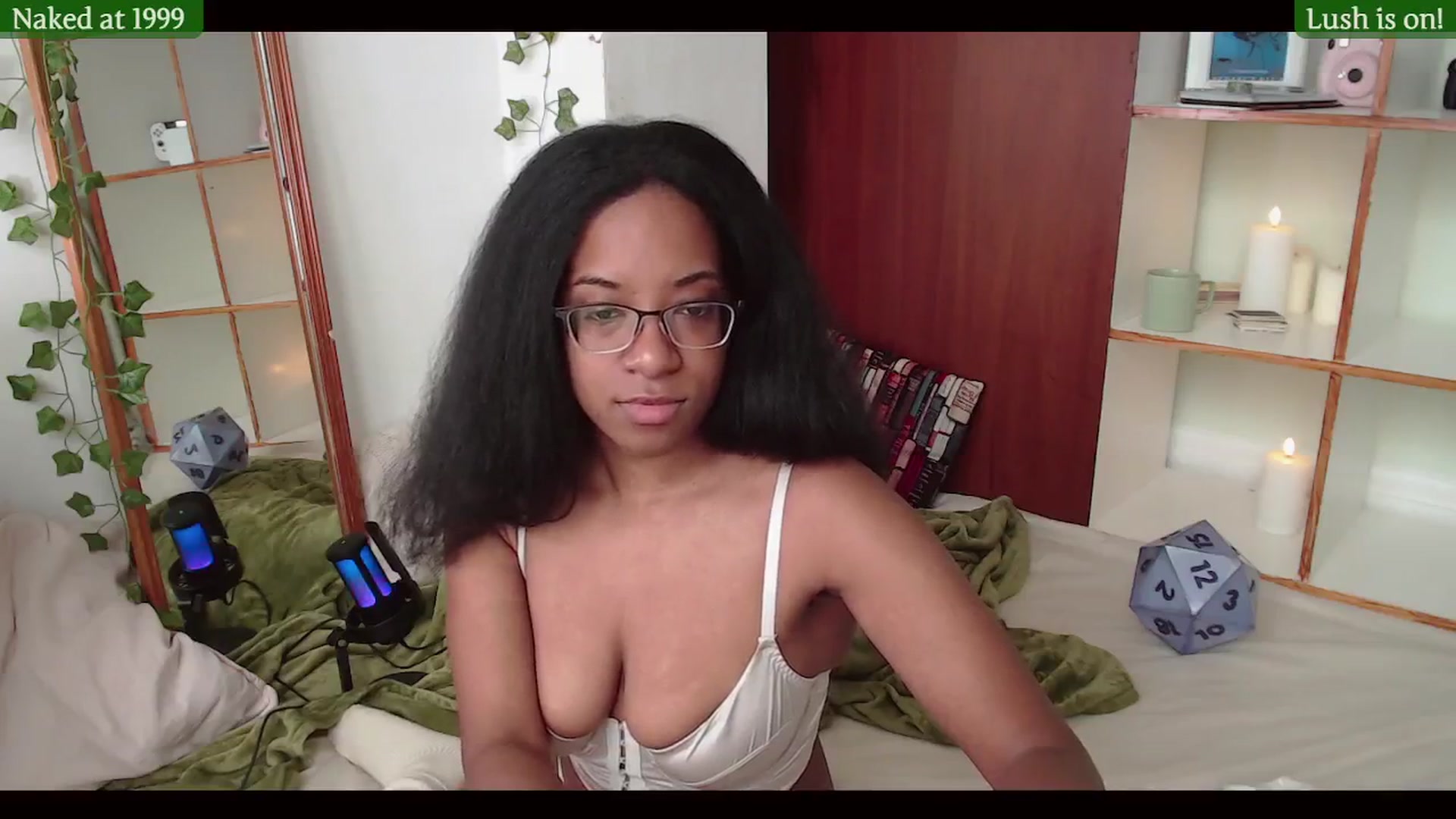 Gallery image thumbnail from JessieDames's myfreecams stream on, 05/14/2024, 16:01 image 17 of 20