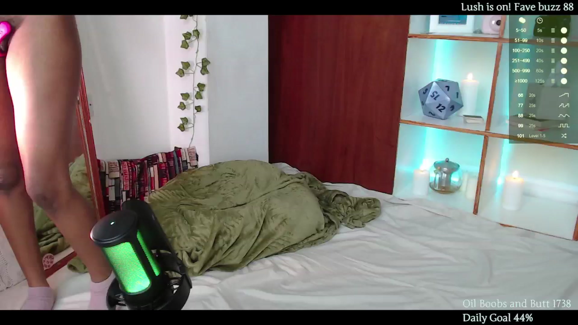 Gallery image thumbnail from JessieDames's myfreecams stream on, 05/20/2024, 19:33 image 12 of 20